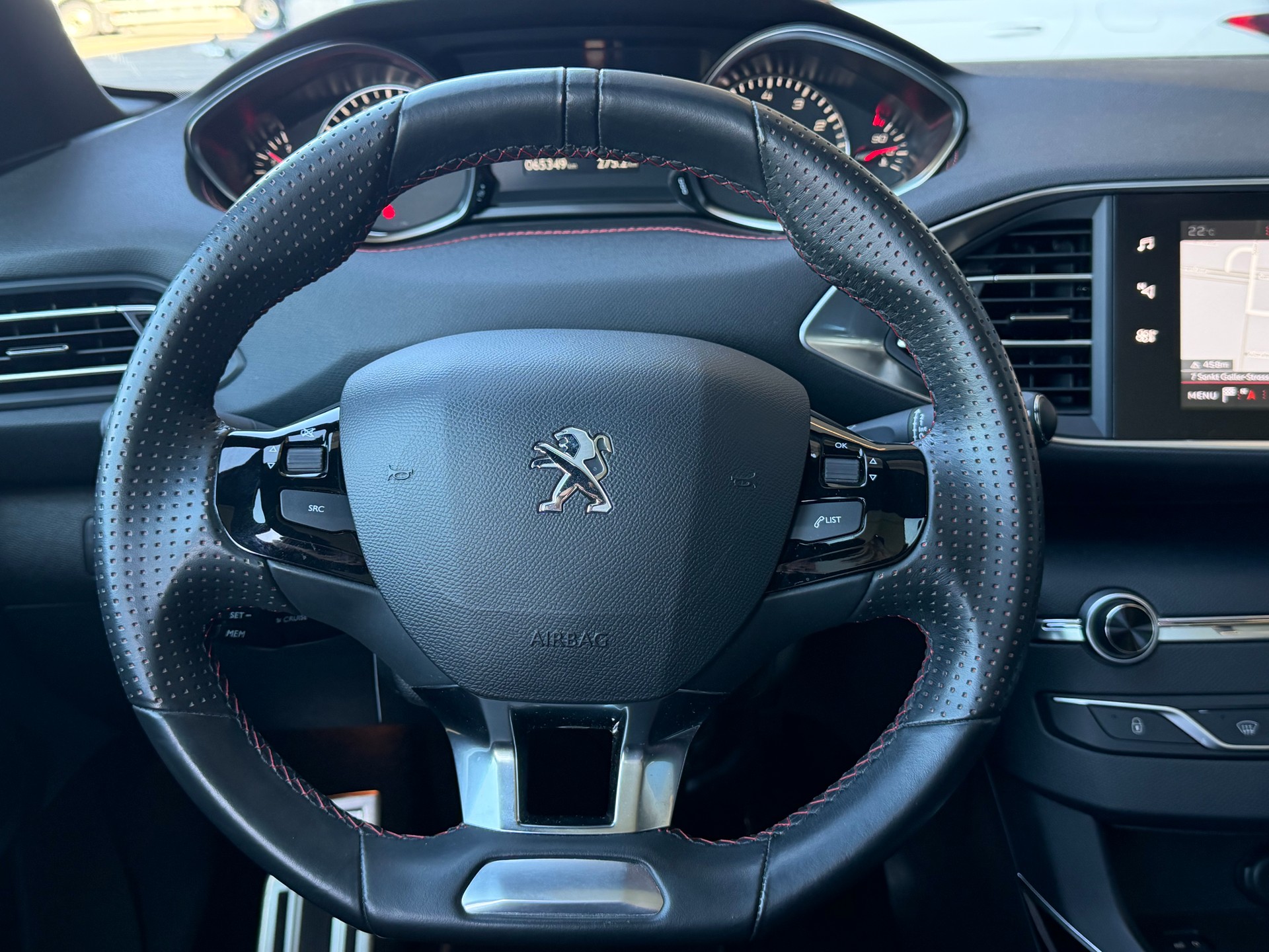 PEUGEOT 308 1.2 Pure Tech GT Line EAT6-image-13