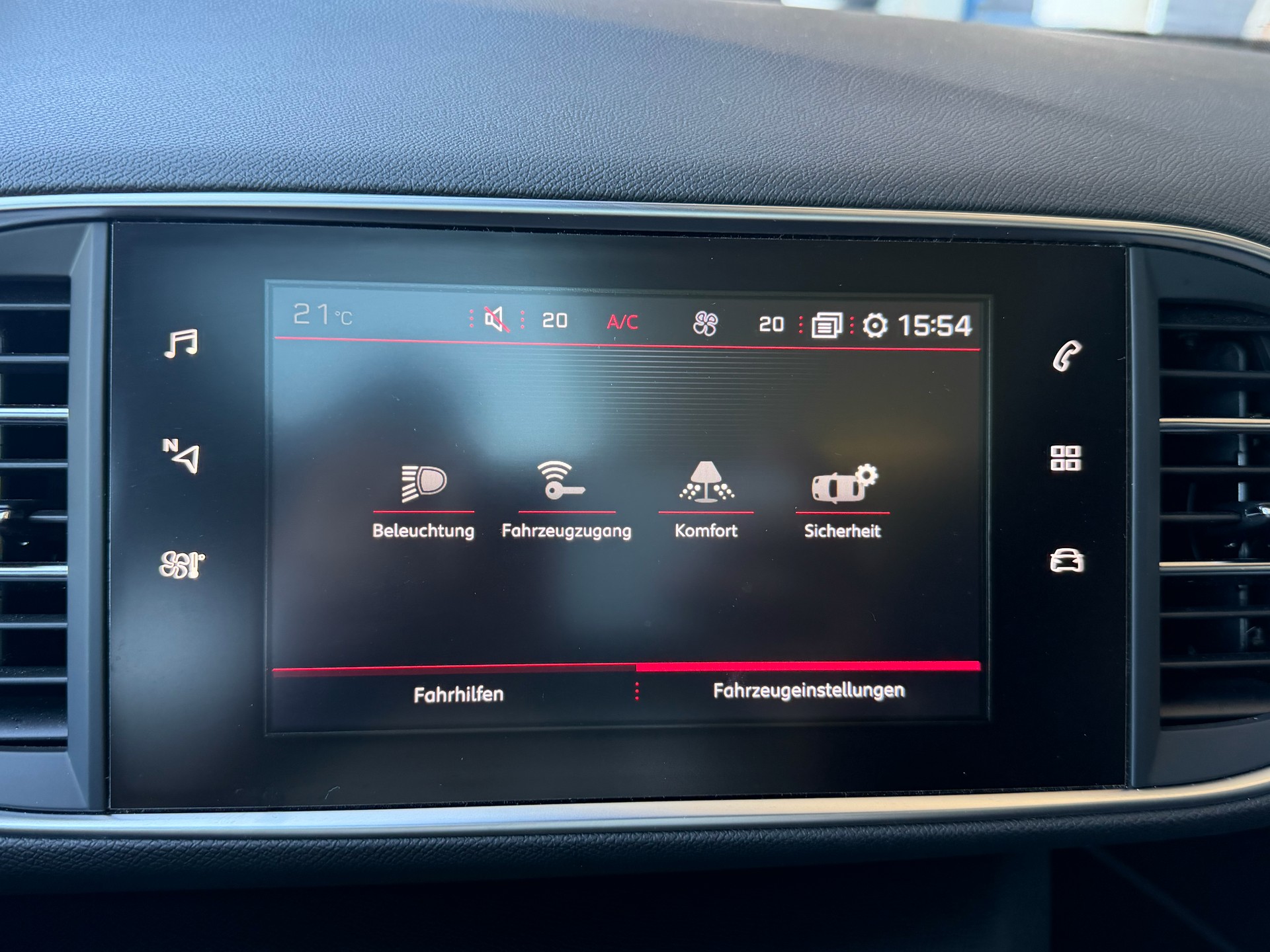 PEUGEOT 308 1.2 Pure Tech GT Line EAT6-image-23