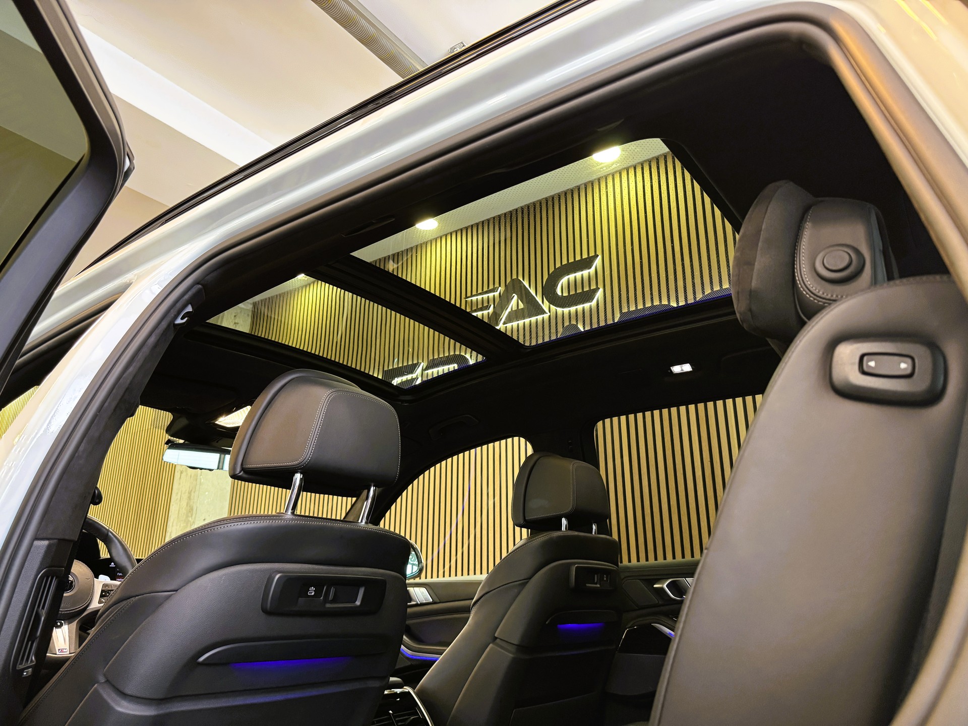 BMW X7 xDrive 30d Steptronic-image-23