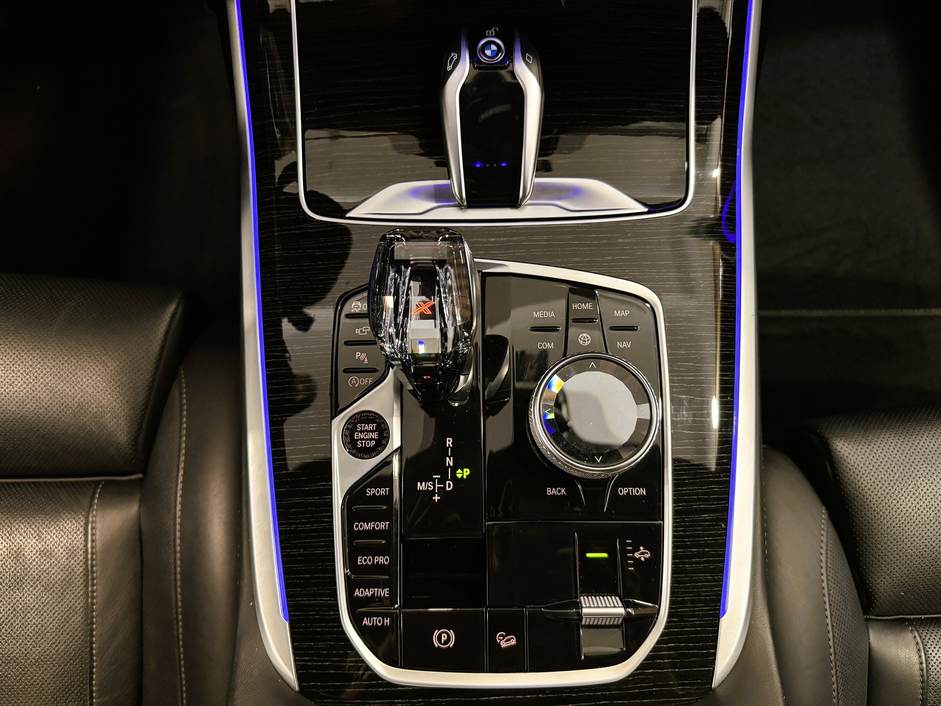 BMW X7 xDrive 30d Steptronic-image-15