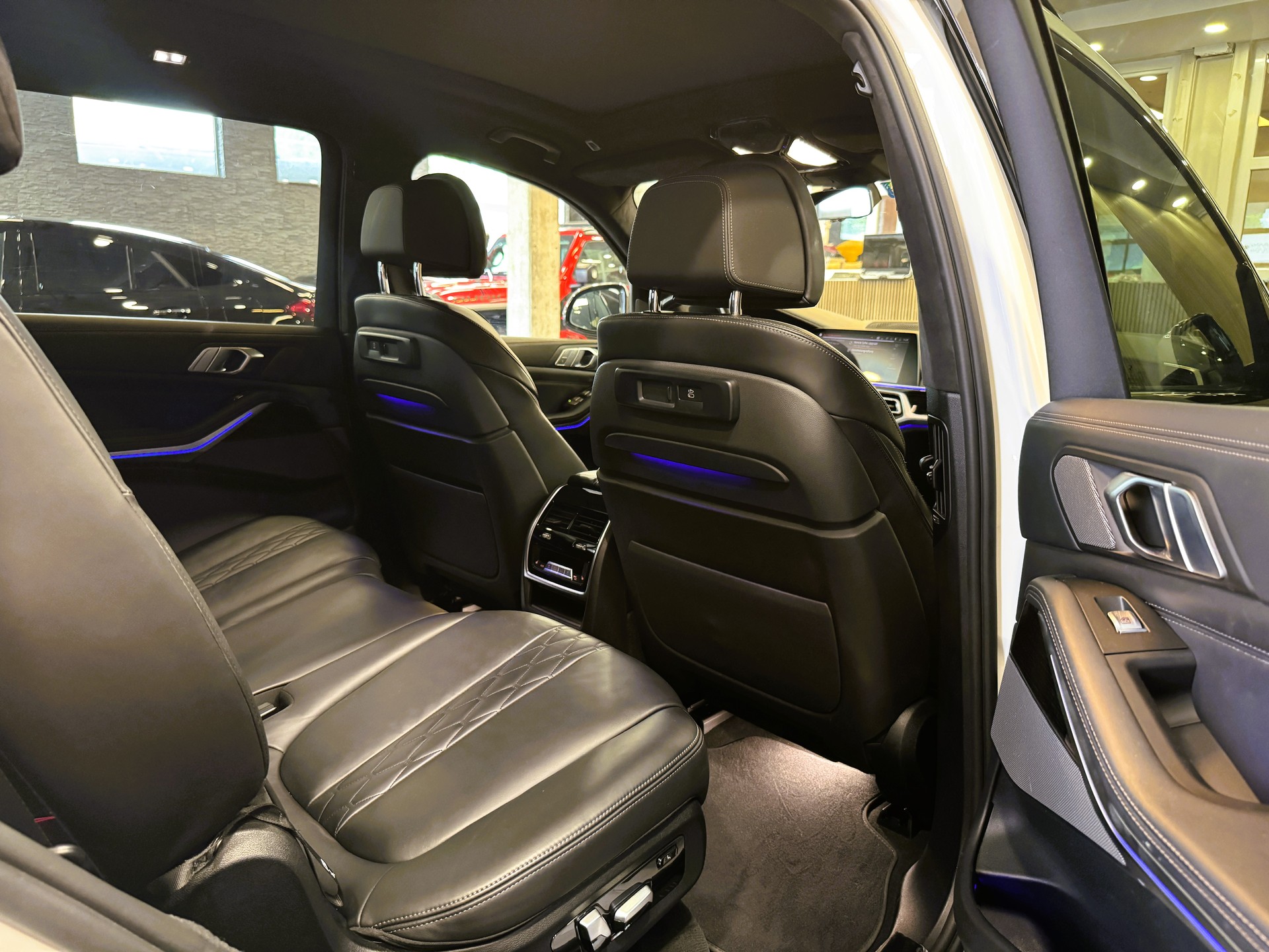 BMW X7 xDrive 30d Steptronic-image-28