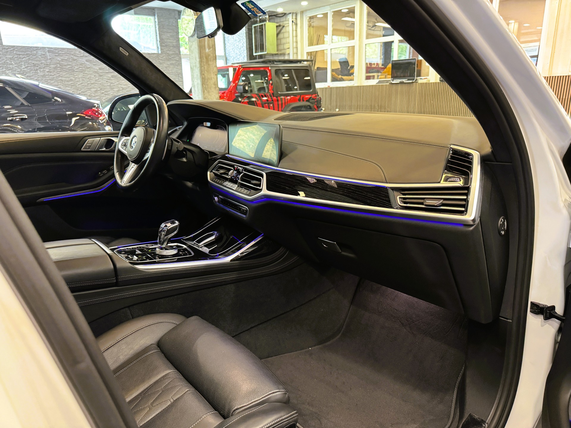 BMW X7 xDrive 30d Steptronic-image-29