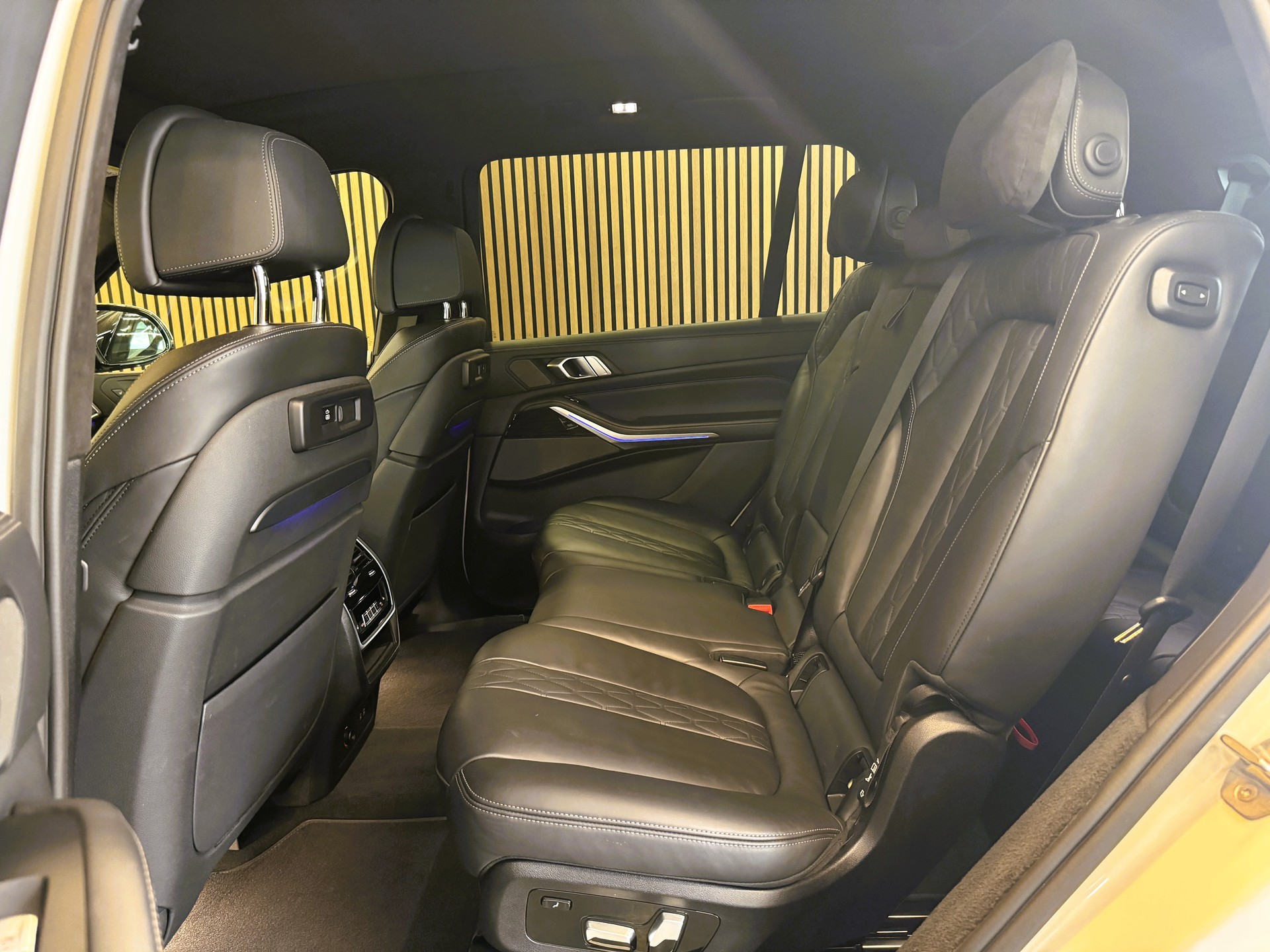 BMW X7 xDrive 30d Steptronic-image-25