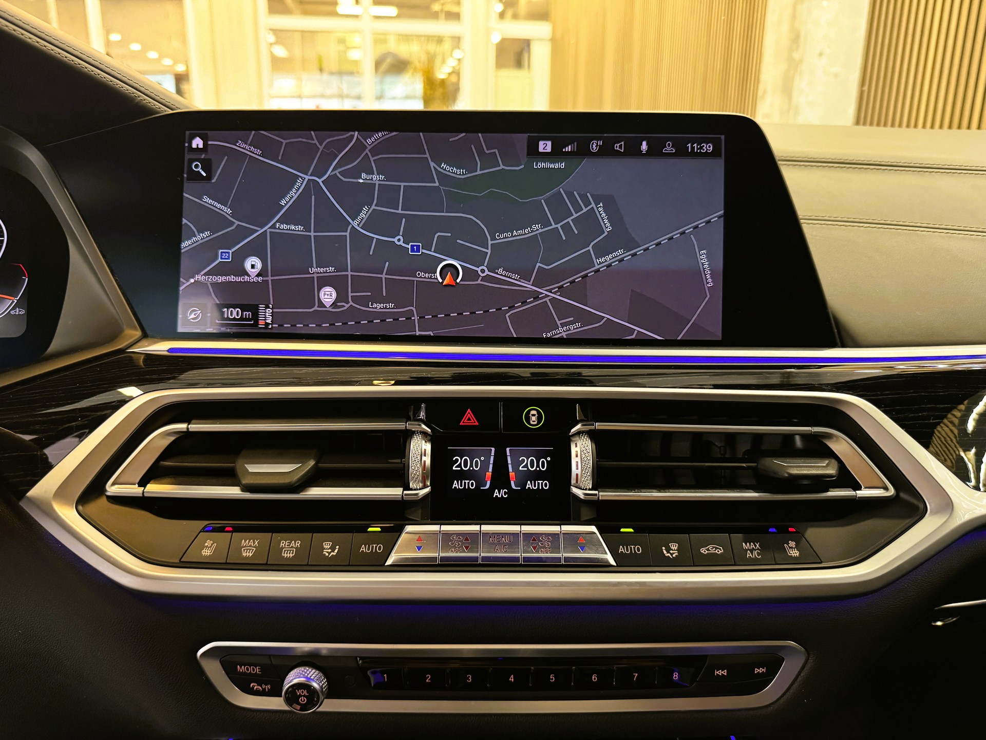 BMW X7 xDrive 30d Steptronic-image-18