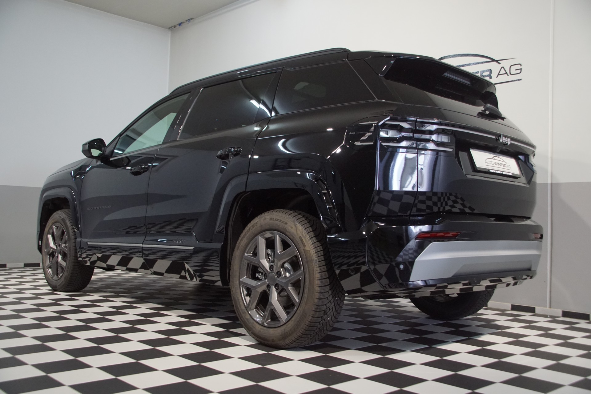 JEEP Compass 1.2 T e-Hybrid Summit plus SKY swiss Edt.-image-10