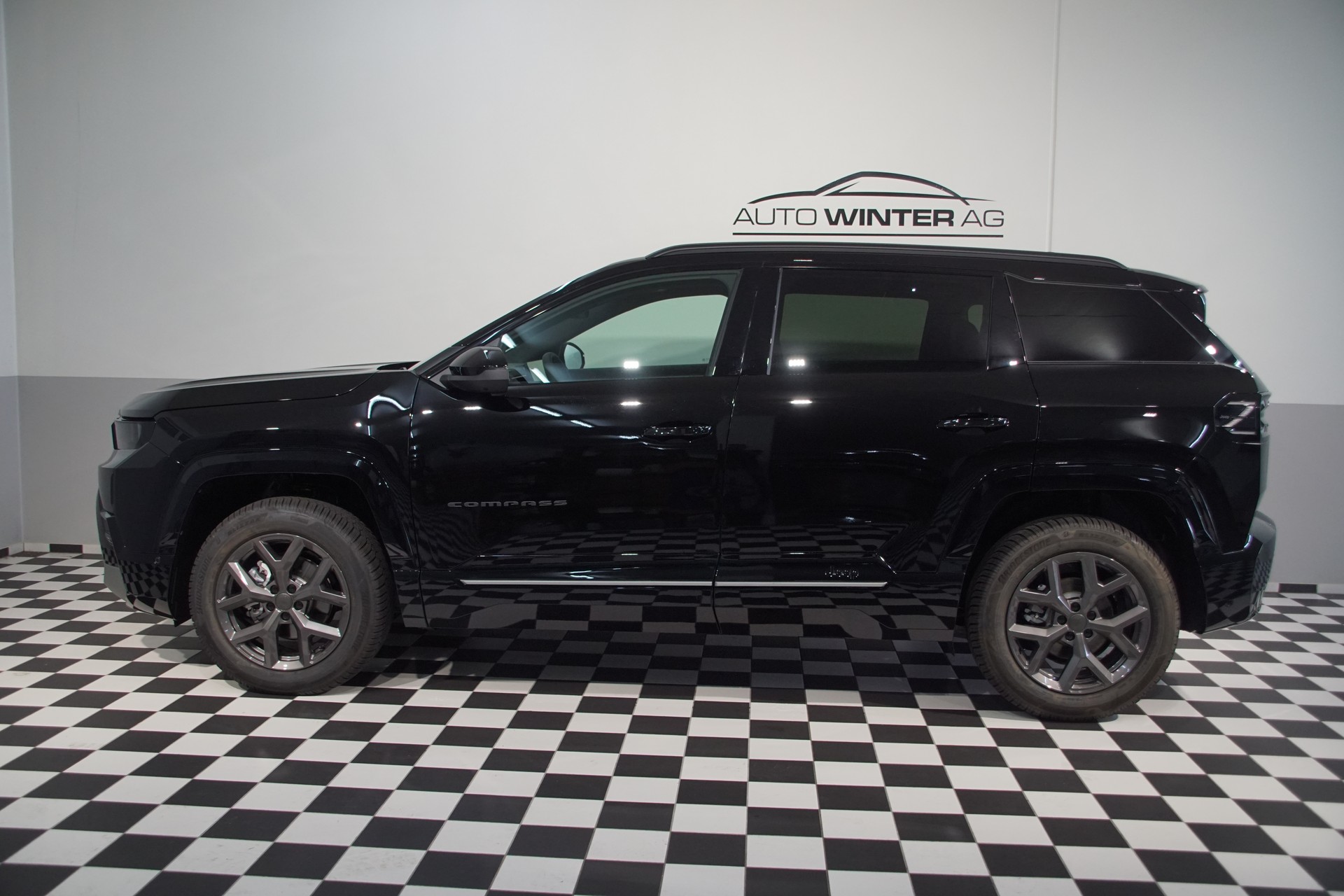 JEEP Compass 1.2 T e-Hybrid Summit plus SKY swiss Edt.-image-11