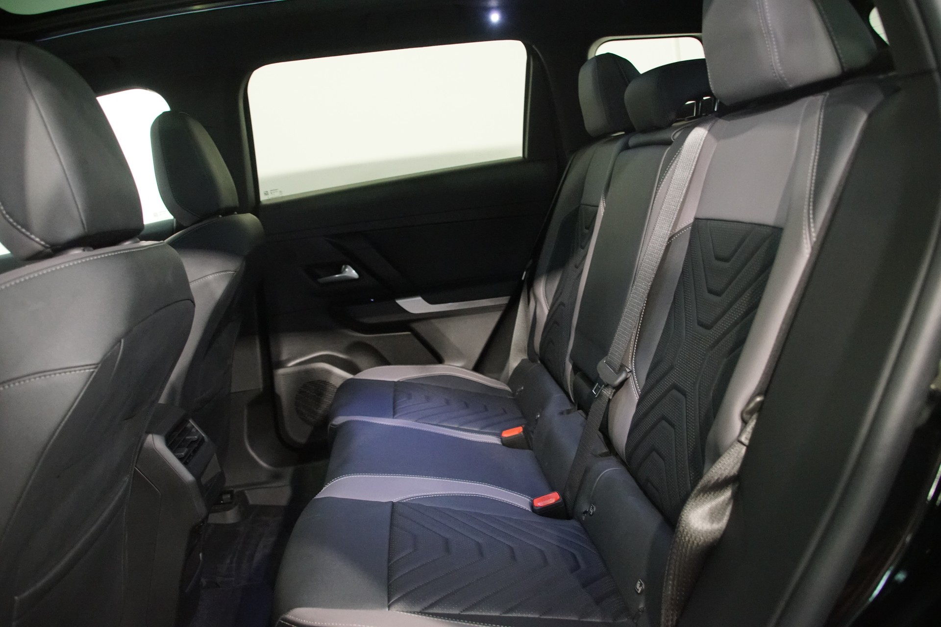 JEEP Compass 1.2 T e-Hybrid Summit plus SKY swiss Edt.-image-20