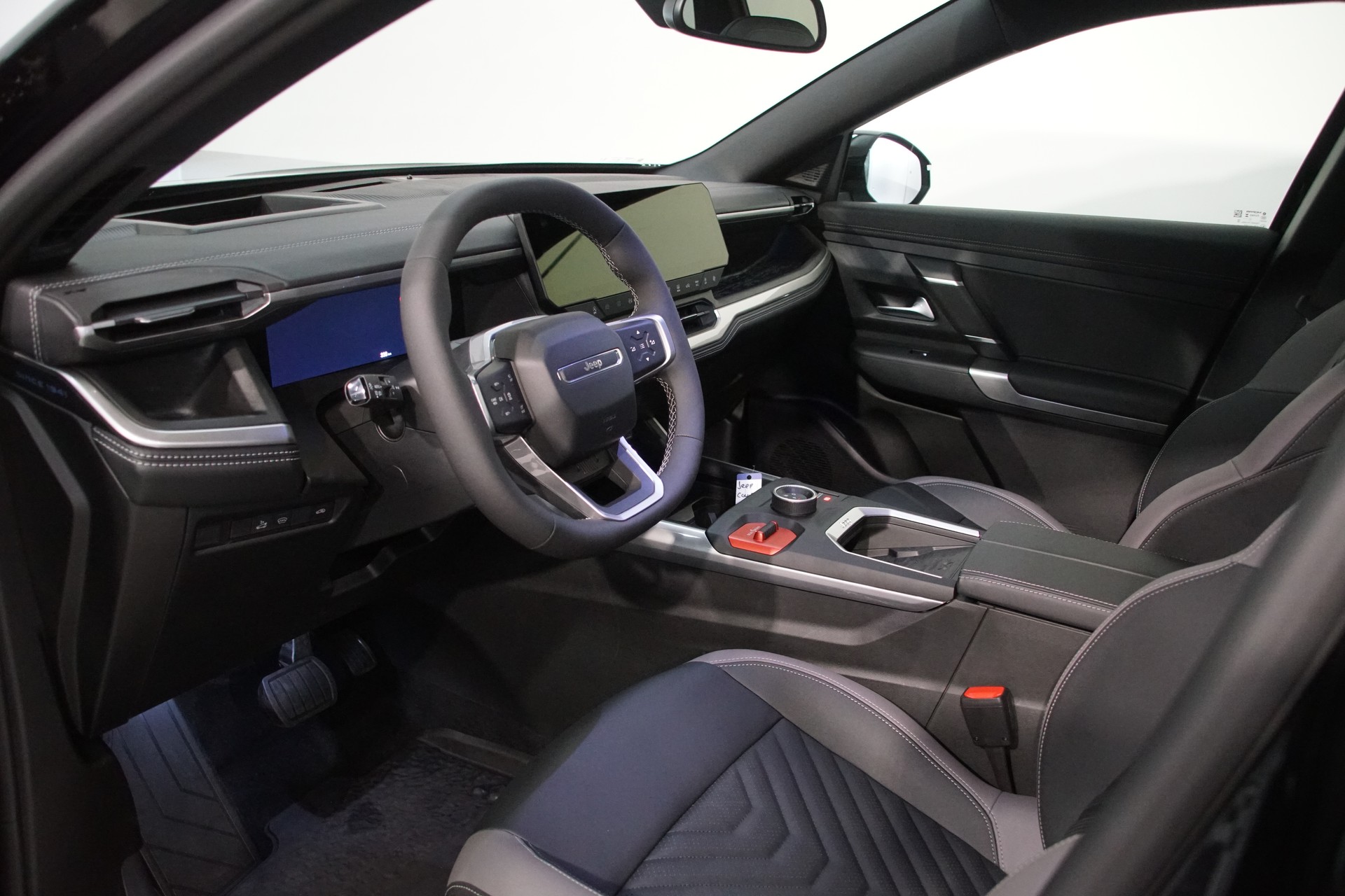 JEEP Compass 1.2 T e-Hybrid Summit plus SKY swiss Edt.-image-12