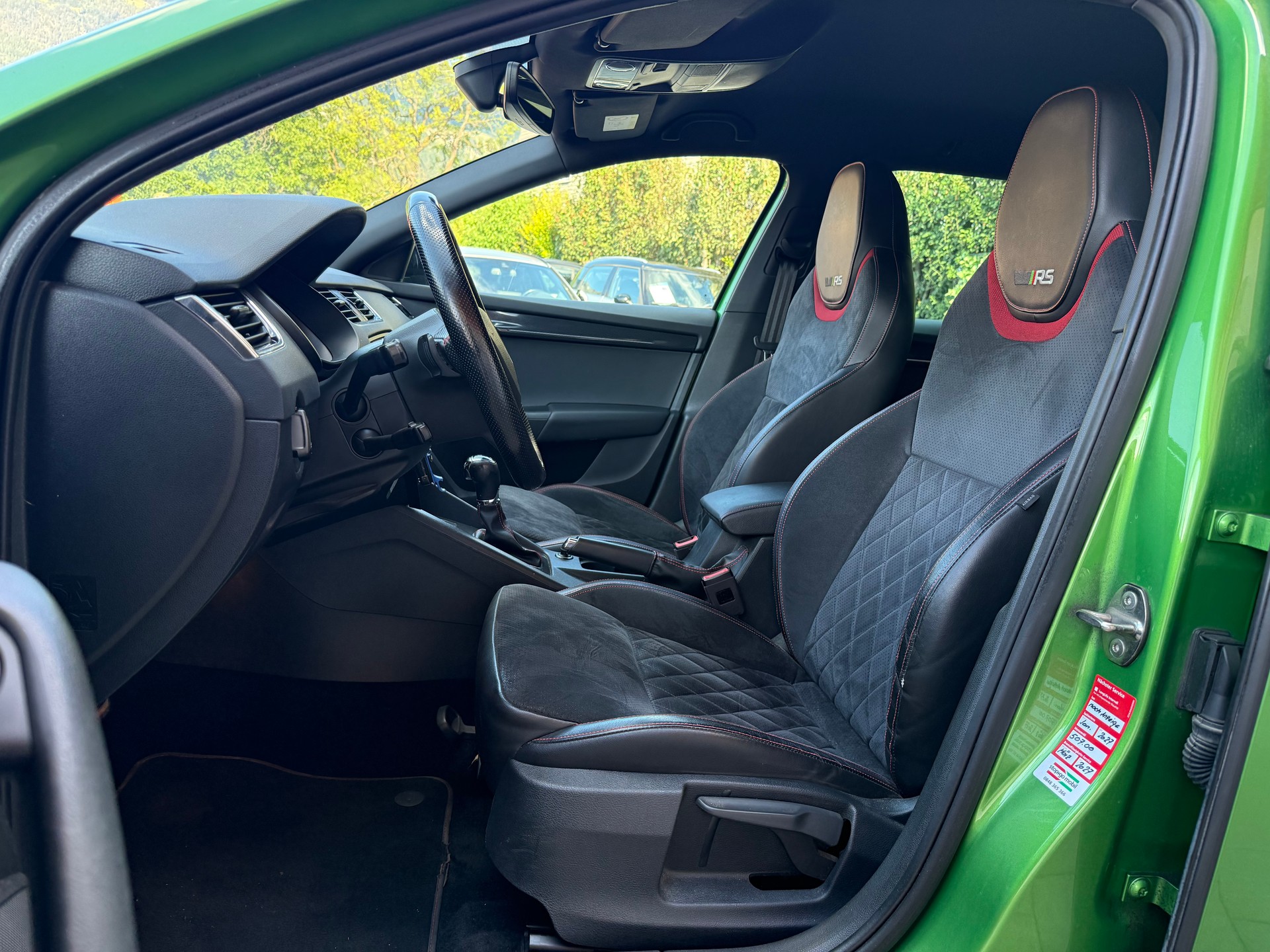 SKODA Octavia Combi 2.0 TDI RS 4x4 DSG-image-17