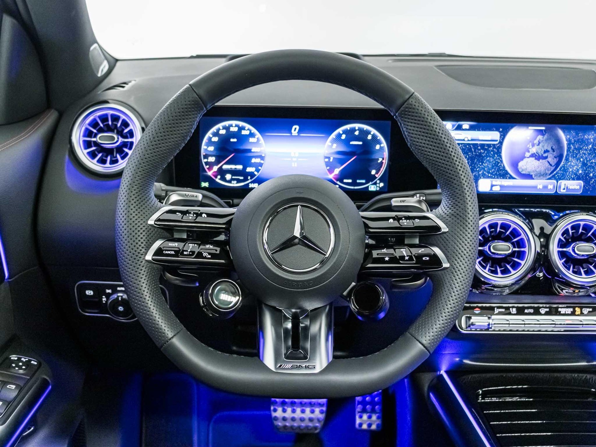 MERCEDES-BENZ GLA 35 AMG 4MATIC-image-10