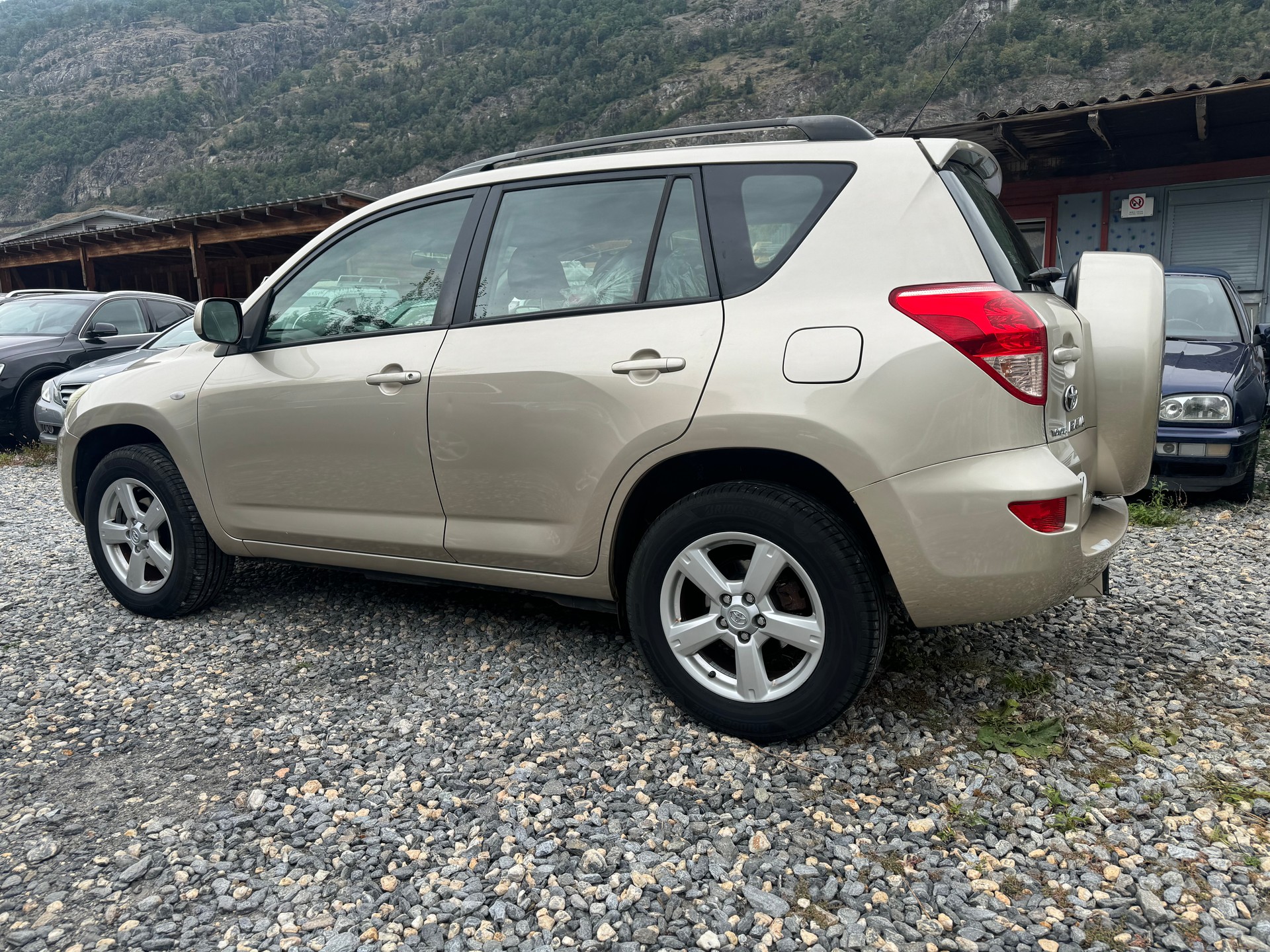 TOYOTA RAV-4 2.0 16V Linea Sol-image-13