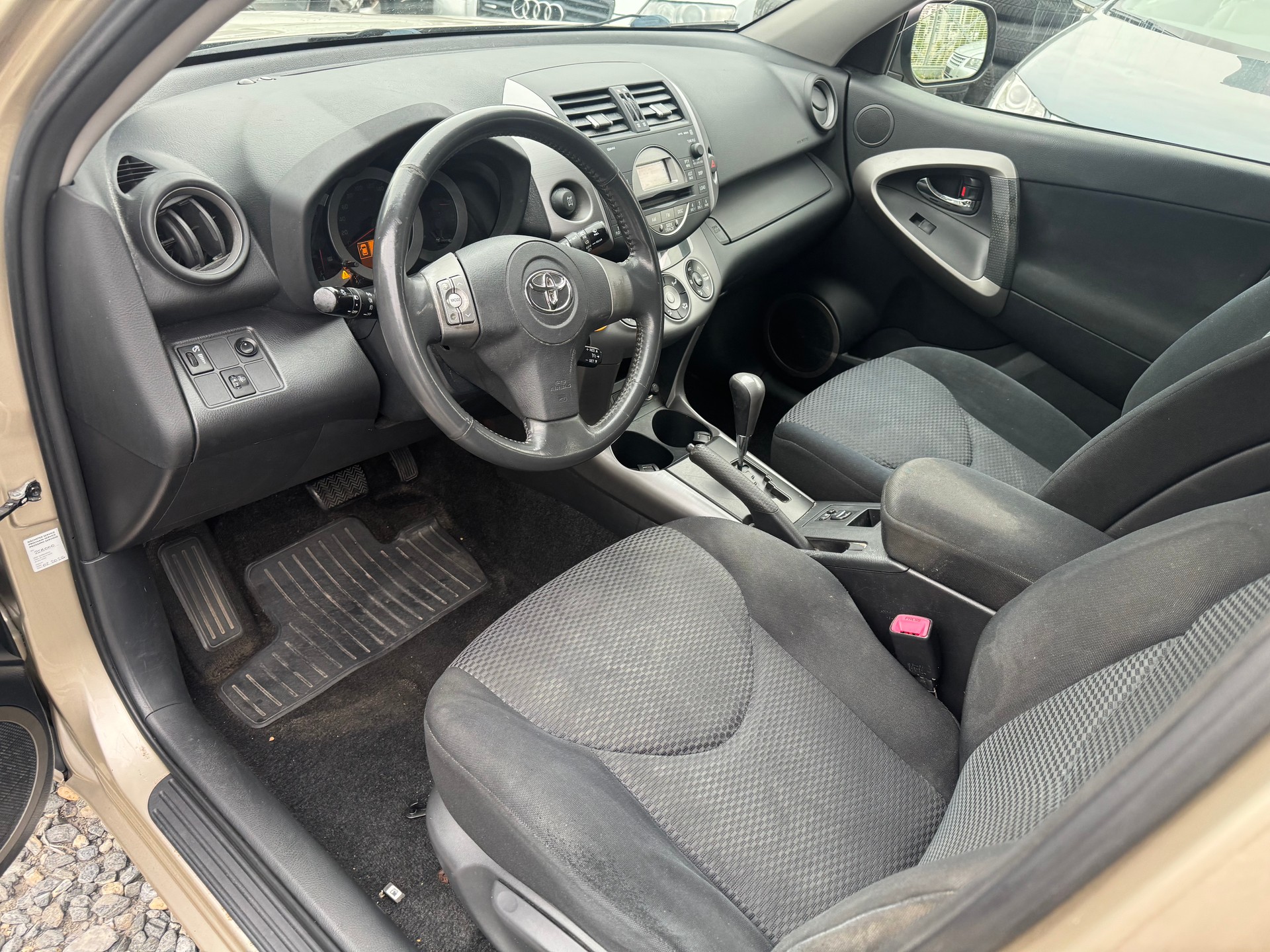 TOYOTA RAV-4 2.0 16V Linea Sol-image-8