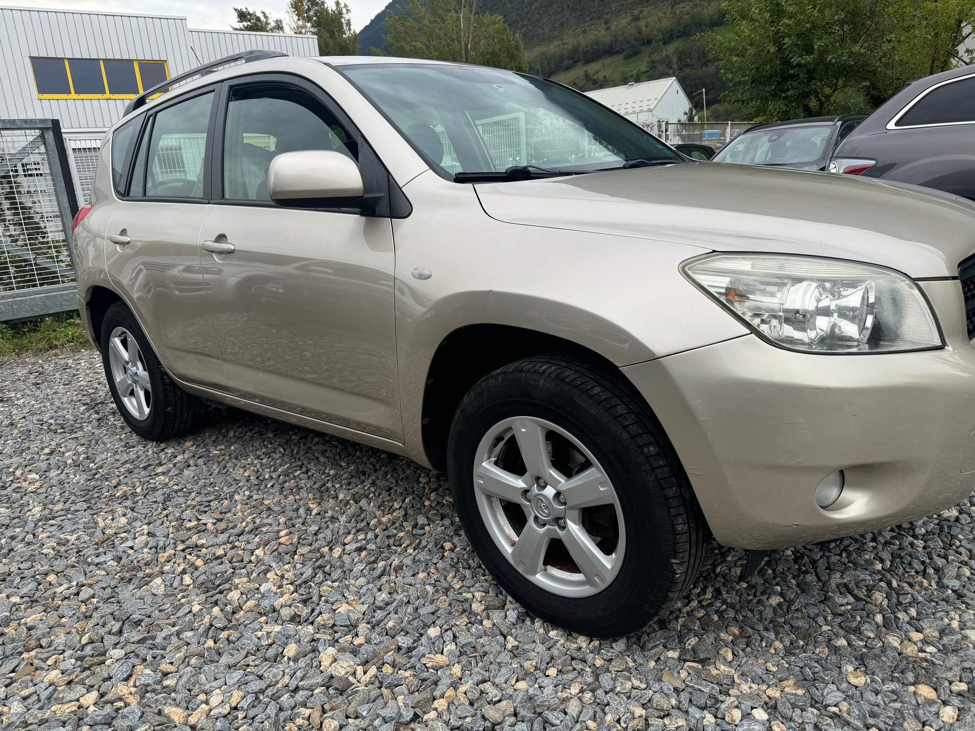 TOYOTA RAV-4 2.0 16V Linea Sol-image-0