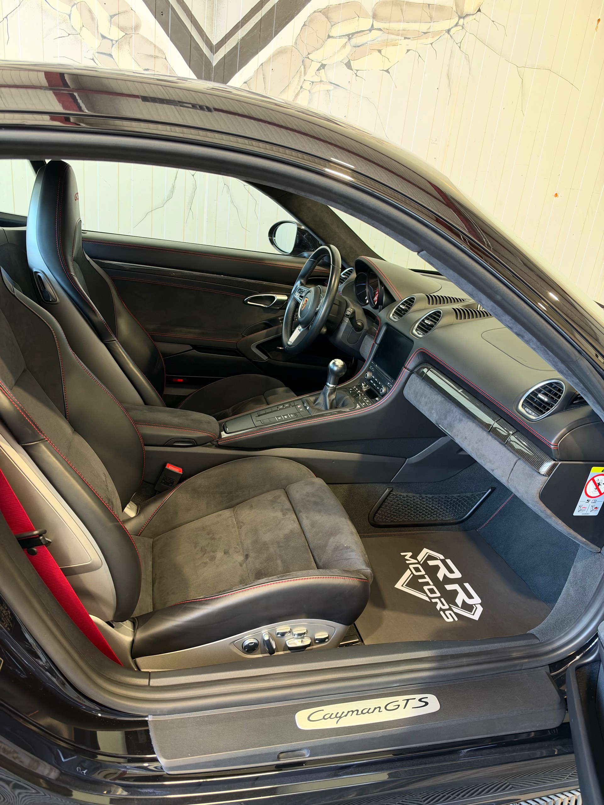 PORSCHE 718 Cayman GTS 4.0-image-7