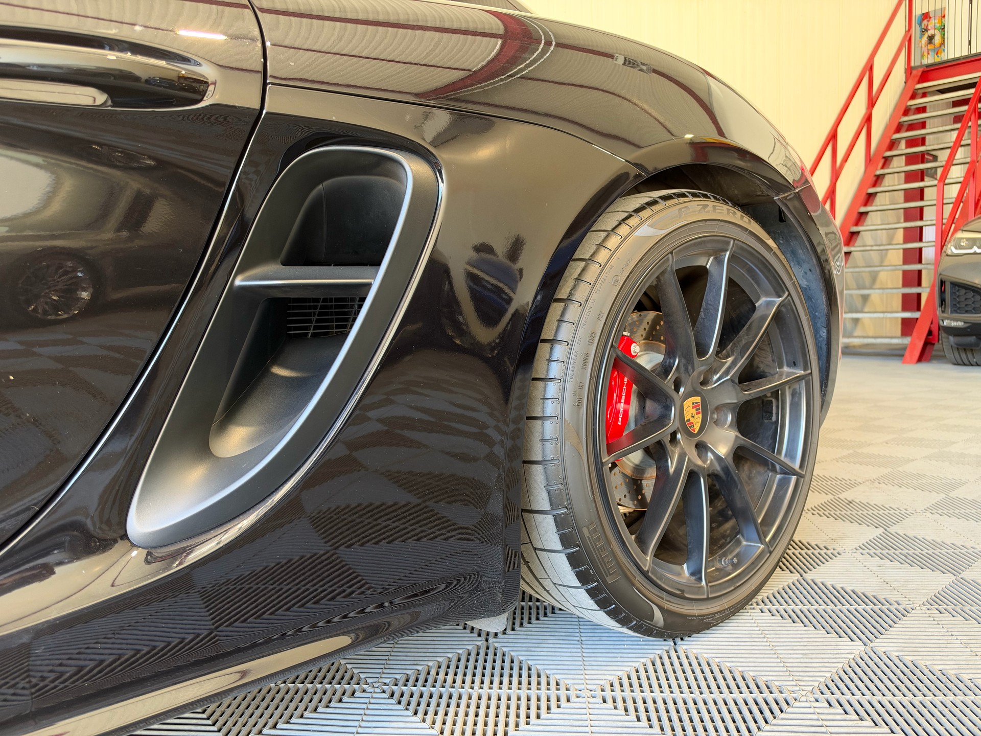 PORSCHE 718 Cayman GTS 4.0-image-2