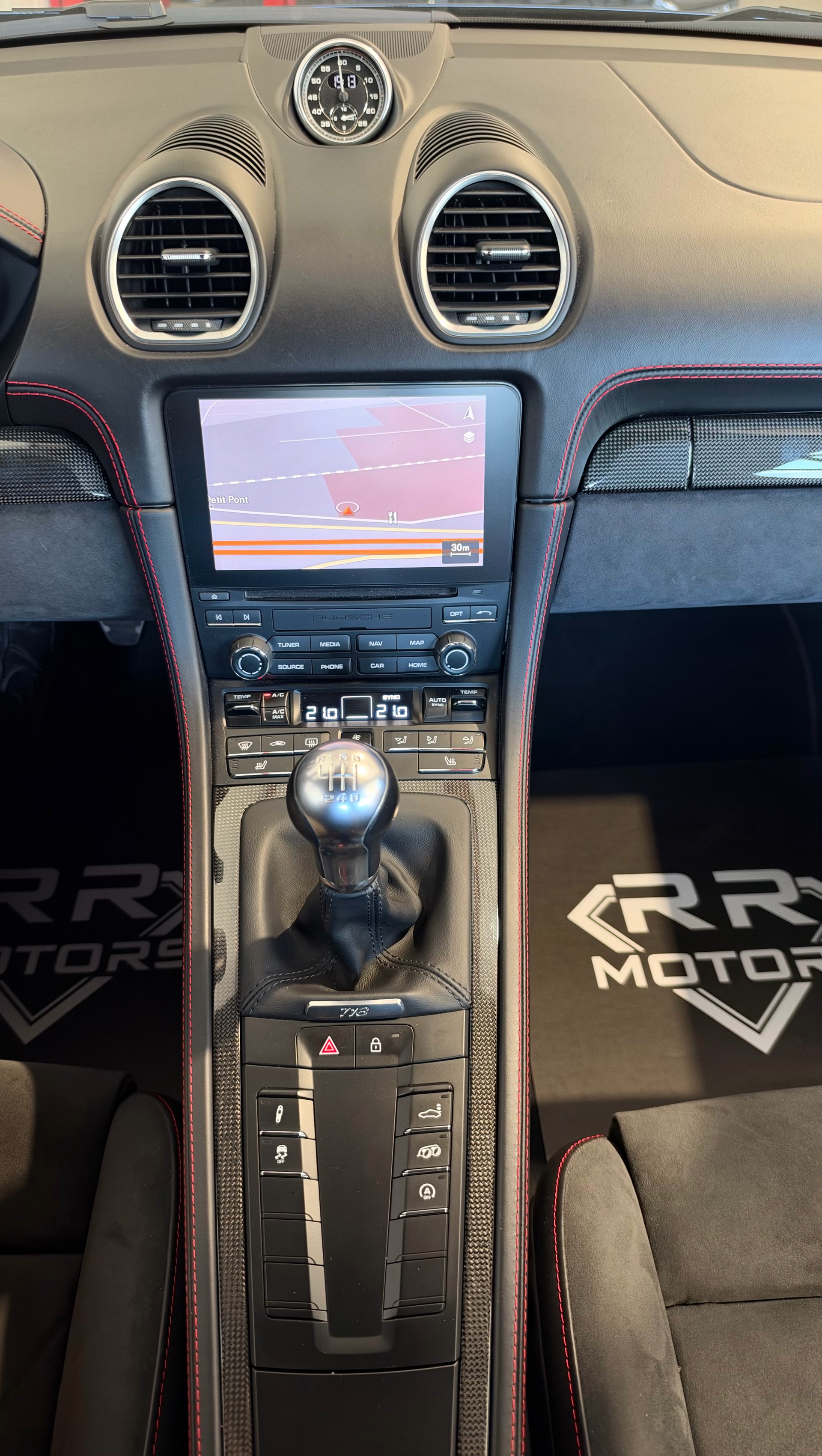 PORSCHE 718 Cayman GTS 4.0-image-10