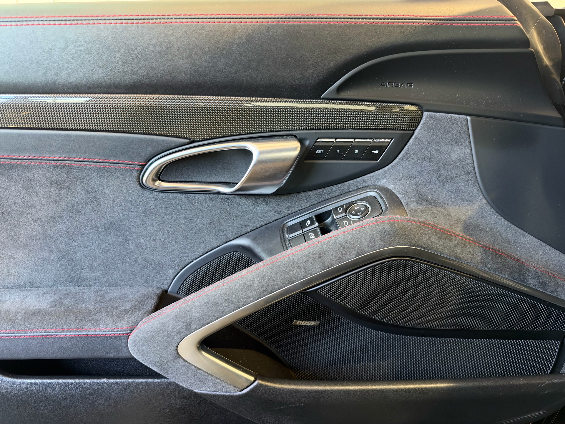 PORSCHE 718 Cayman GTS 4.0-image-12