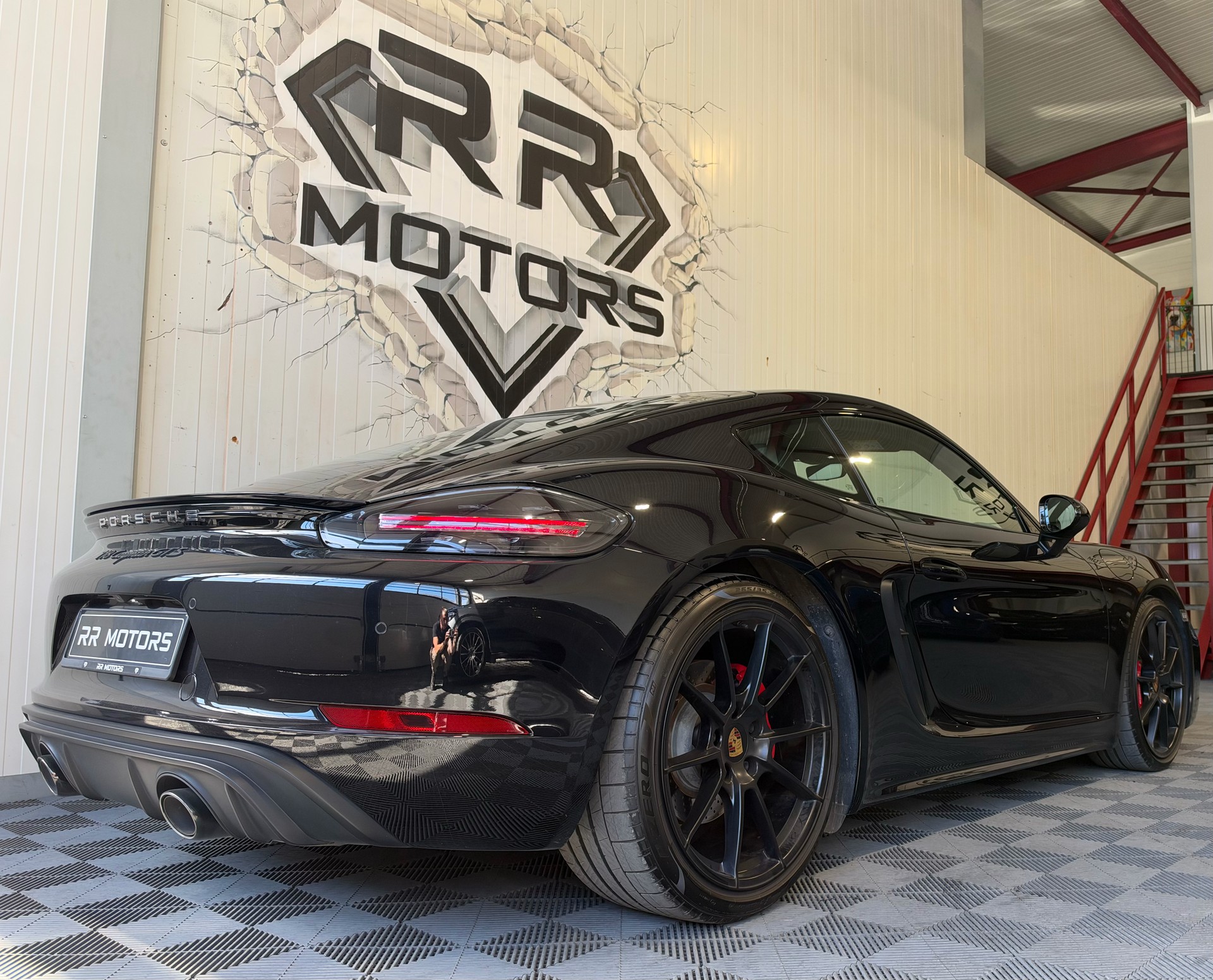 PORSCHE 718 Cayman GTS 4.0-image-4