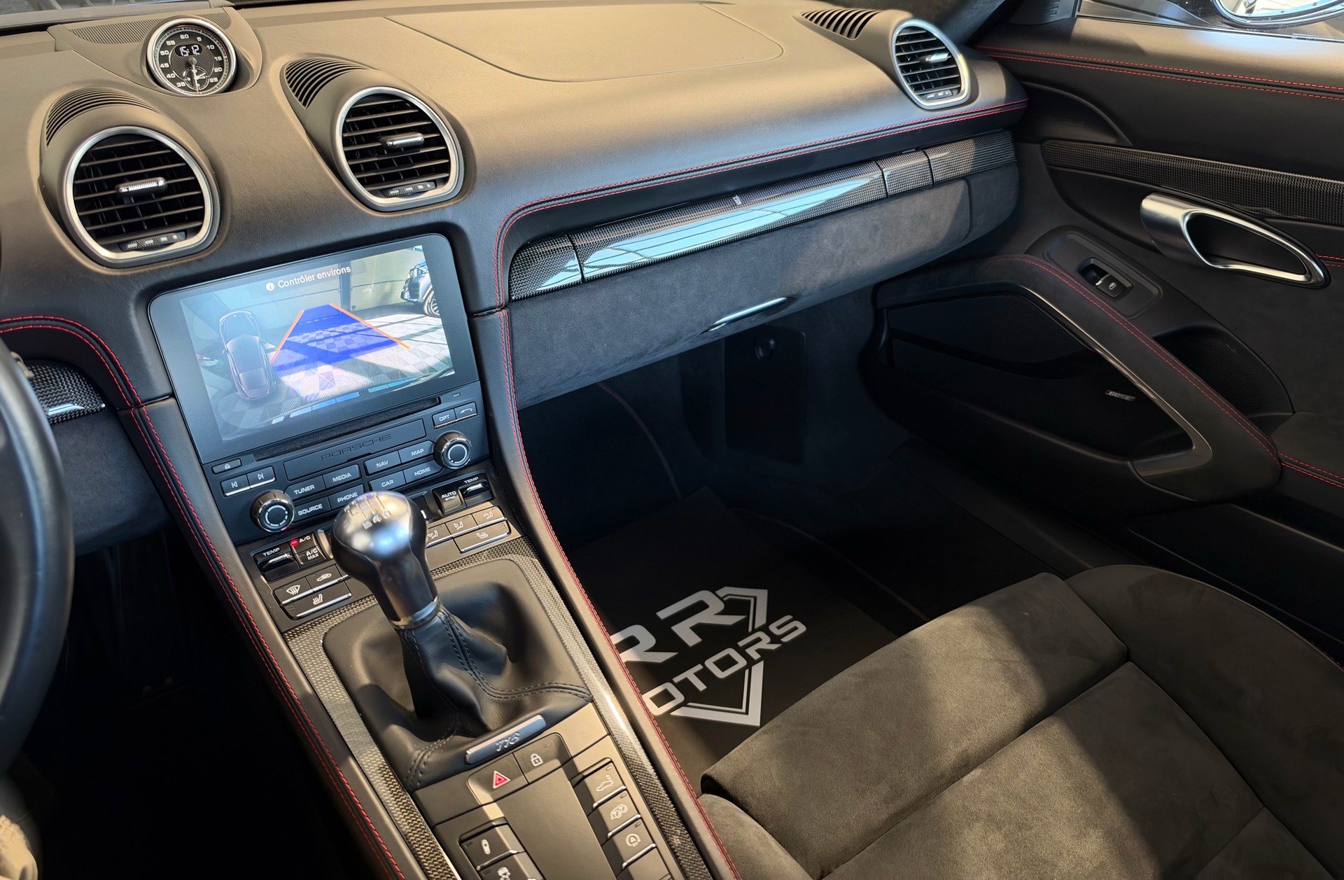 PORSCHE 718 Cayman GTS 4.0-image-8