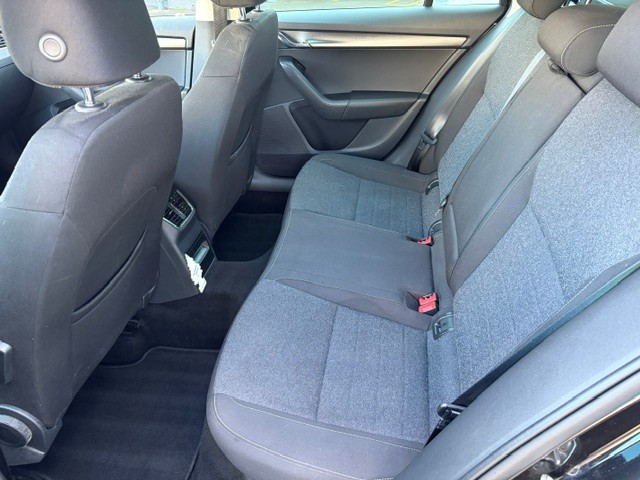 SKODA Octavia Combi 1.5 TSI Soleil DSG-image-11