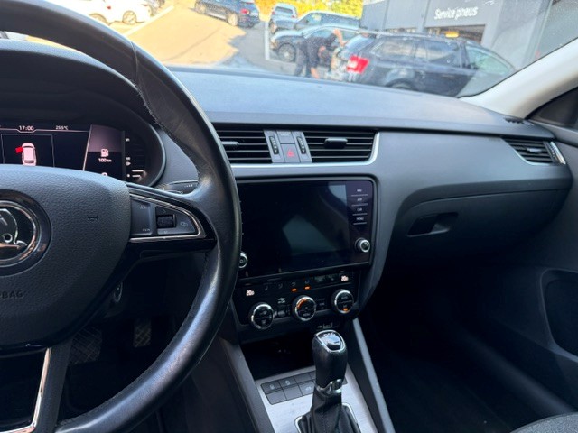 SKODA Octavia Combi 1.5 TSI Soleil DSG-image-9