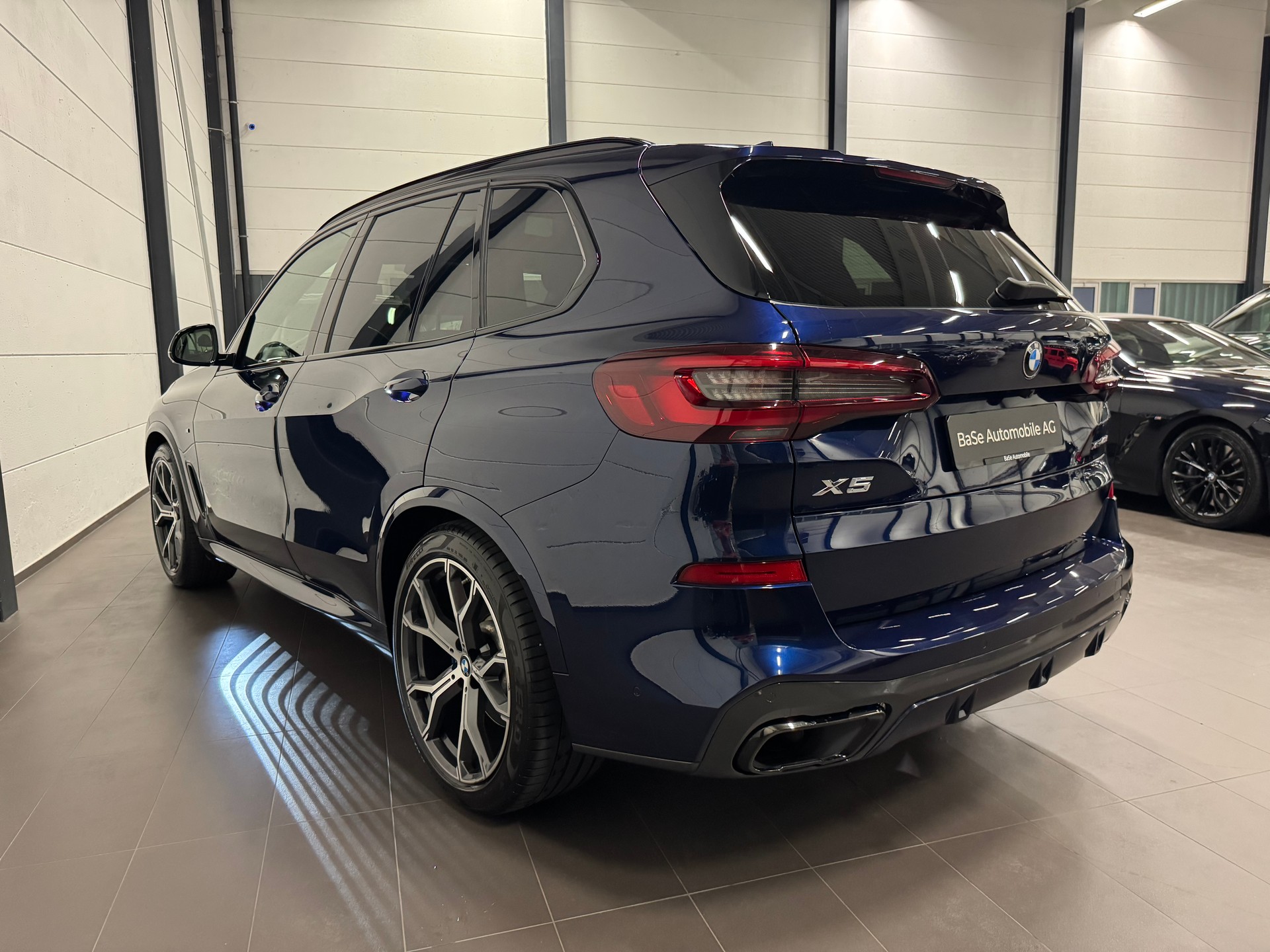 BMW X5 xDrive 48V 40d M Sport Steptronic-image-13
