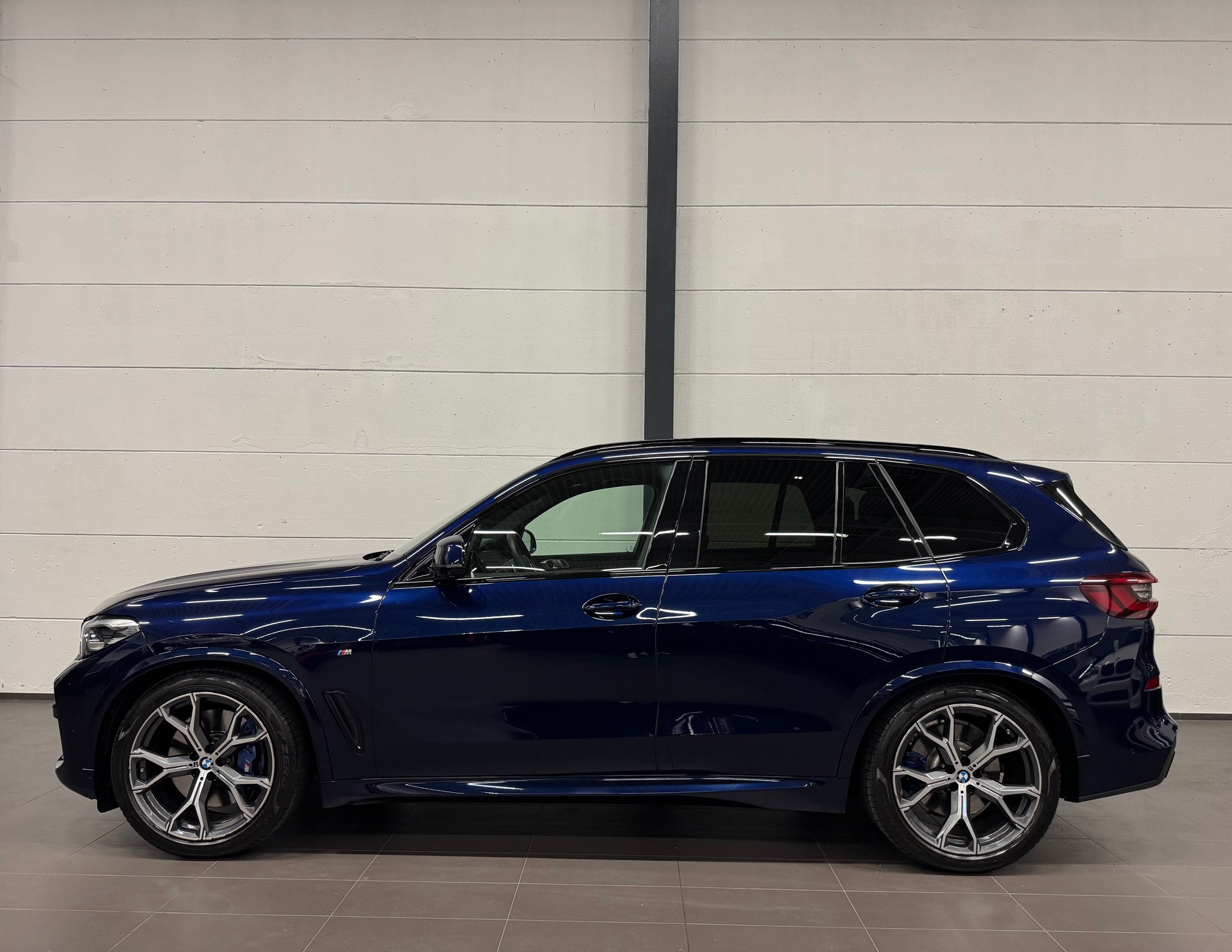 BMW X5 xDrive 48V 40d M Sport Steptronic-image-8