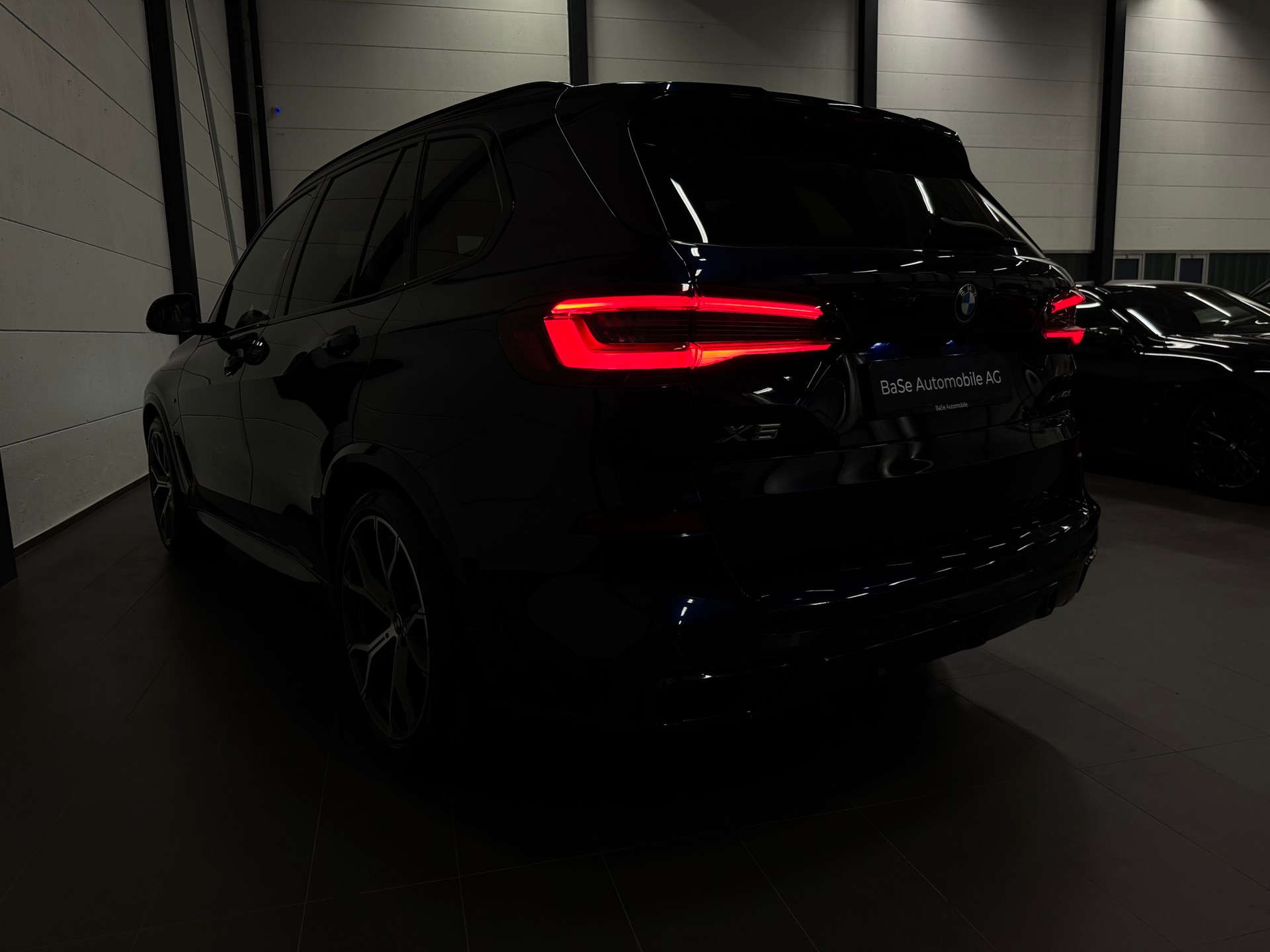 BMW X5 xDrive 48V 40d M Sport Steptronic-image-14