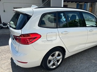 BMW 218d xDrive-image-4