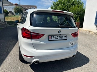 BMW 218d xDrive-image-3