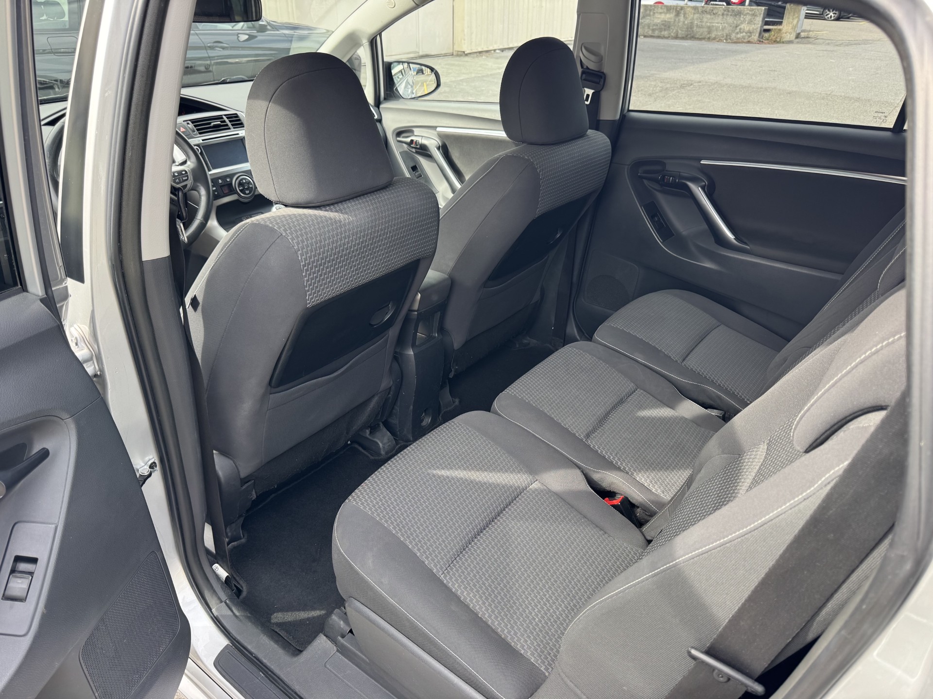 TOYOTA Verso 1.6 D-4D Trend-image-9