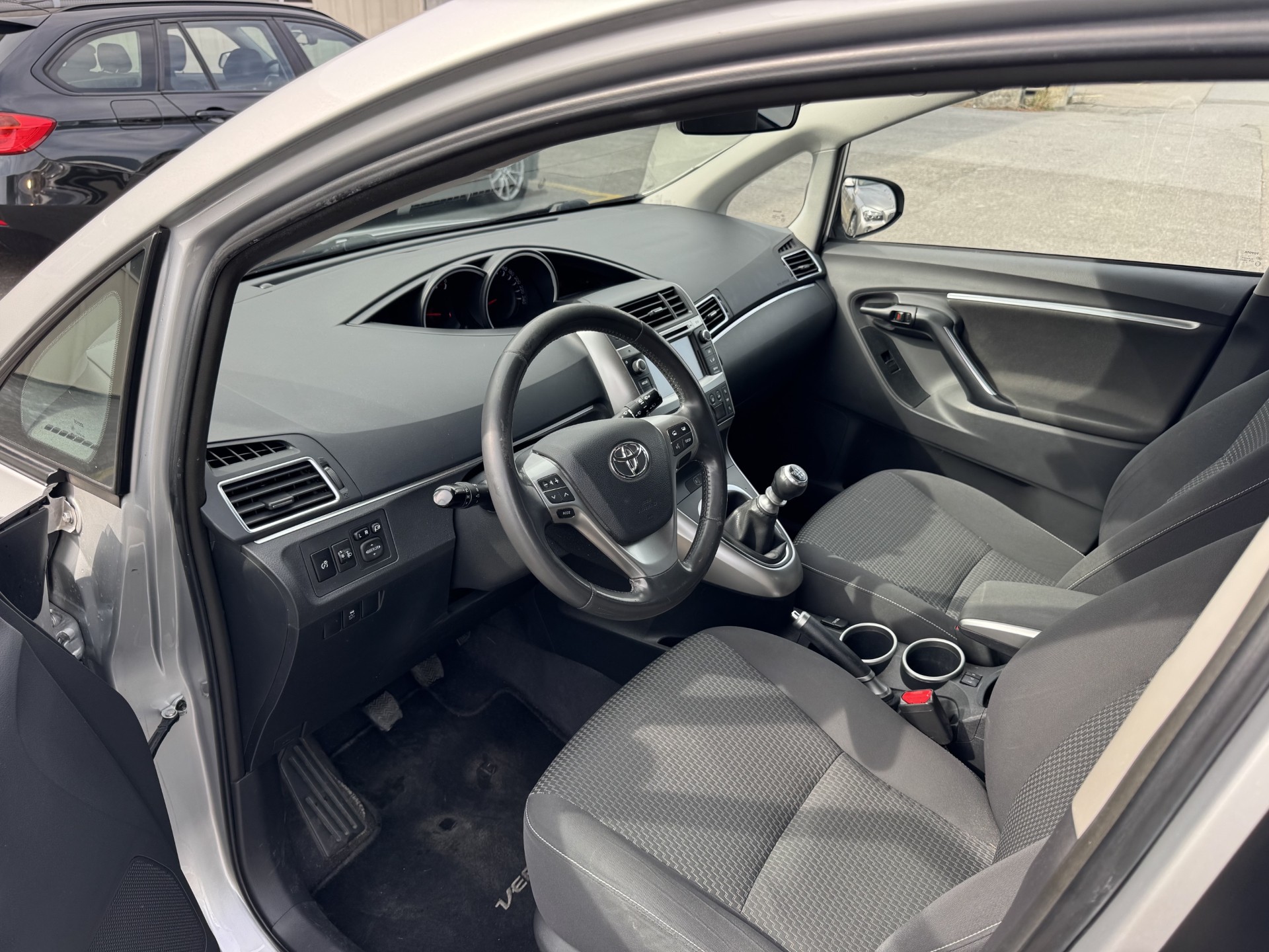 TOYOTA Verso 1.6 D-4D Trend-image-7