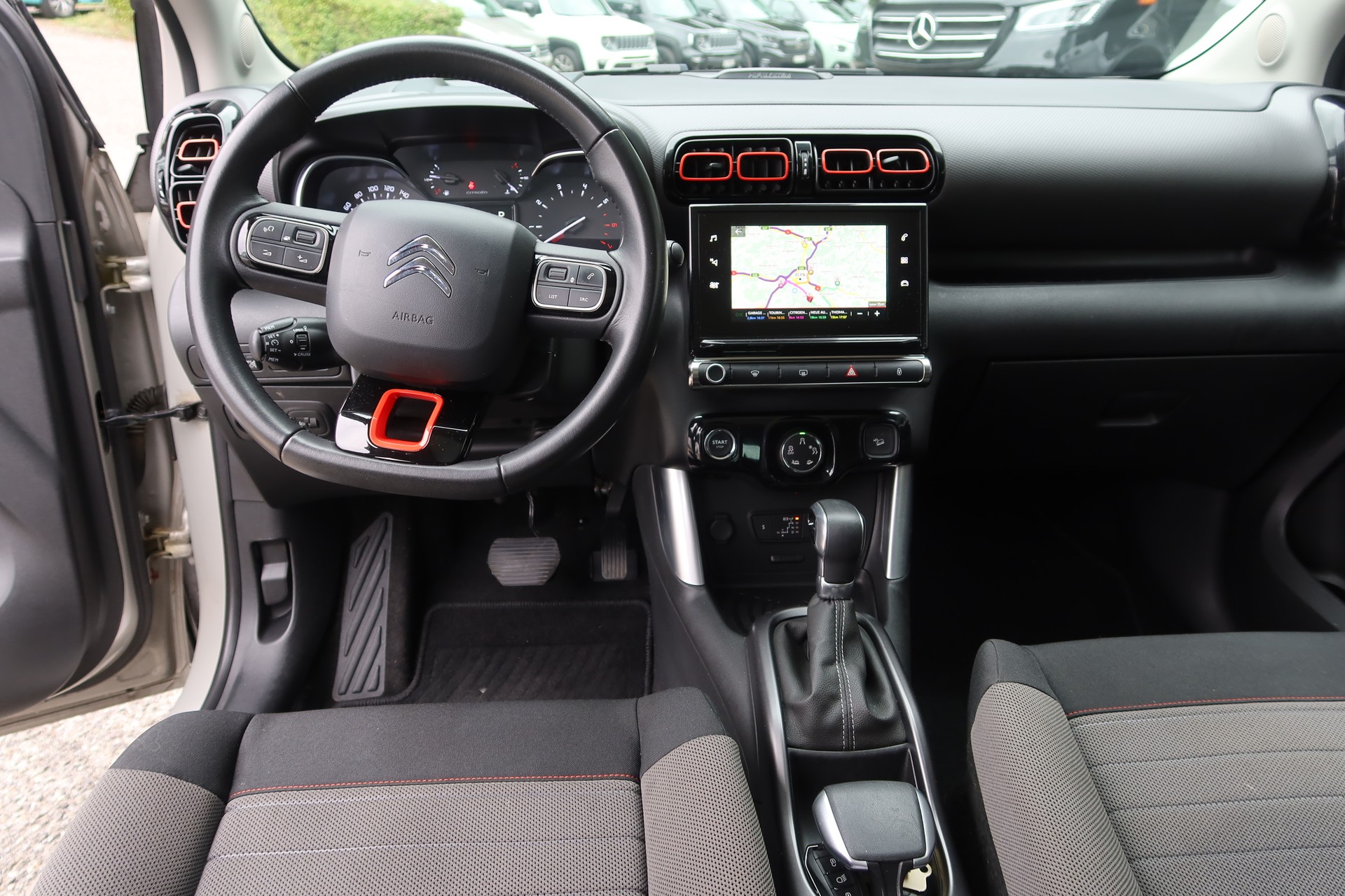 CITROEN C3 Aircross 1.2i PT Feel-image-10