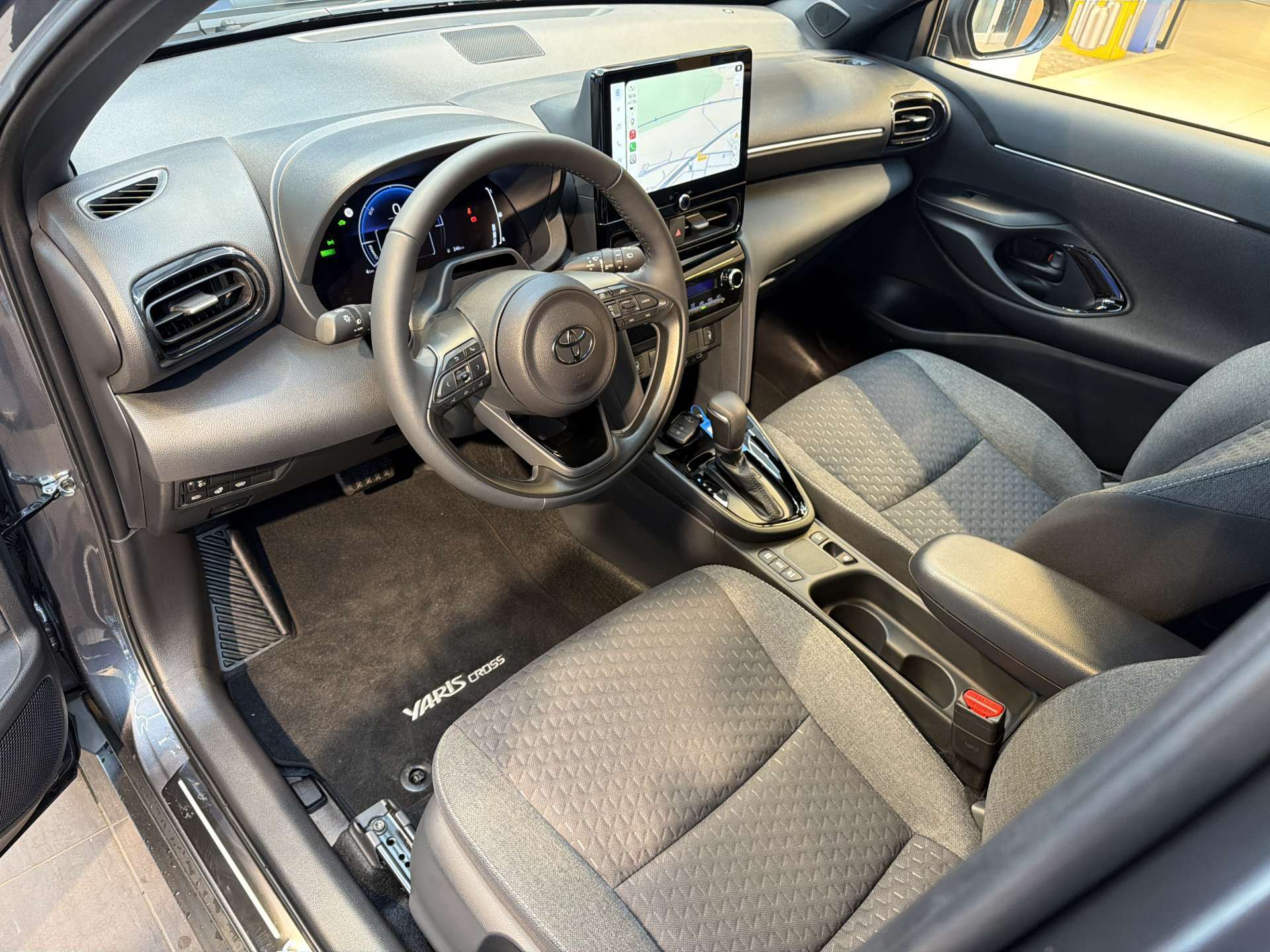 TOYOTA Yaris Cross 1.5 Comfort e-CVT Automat-image-5