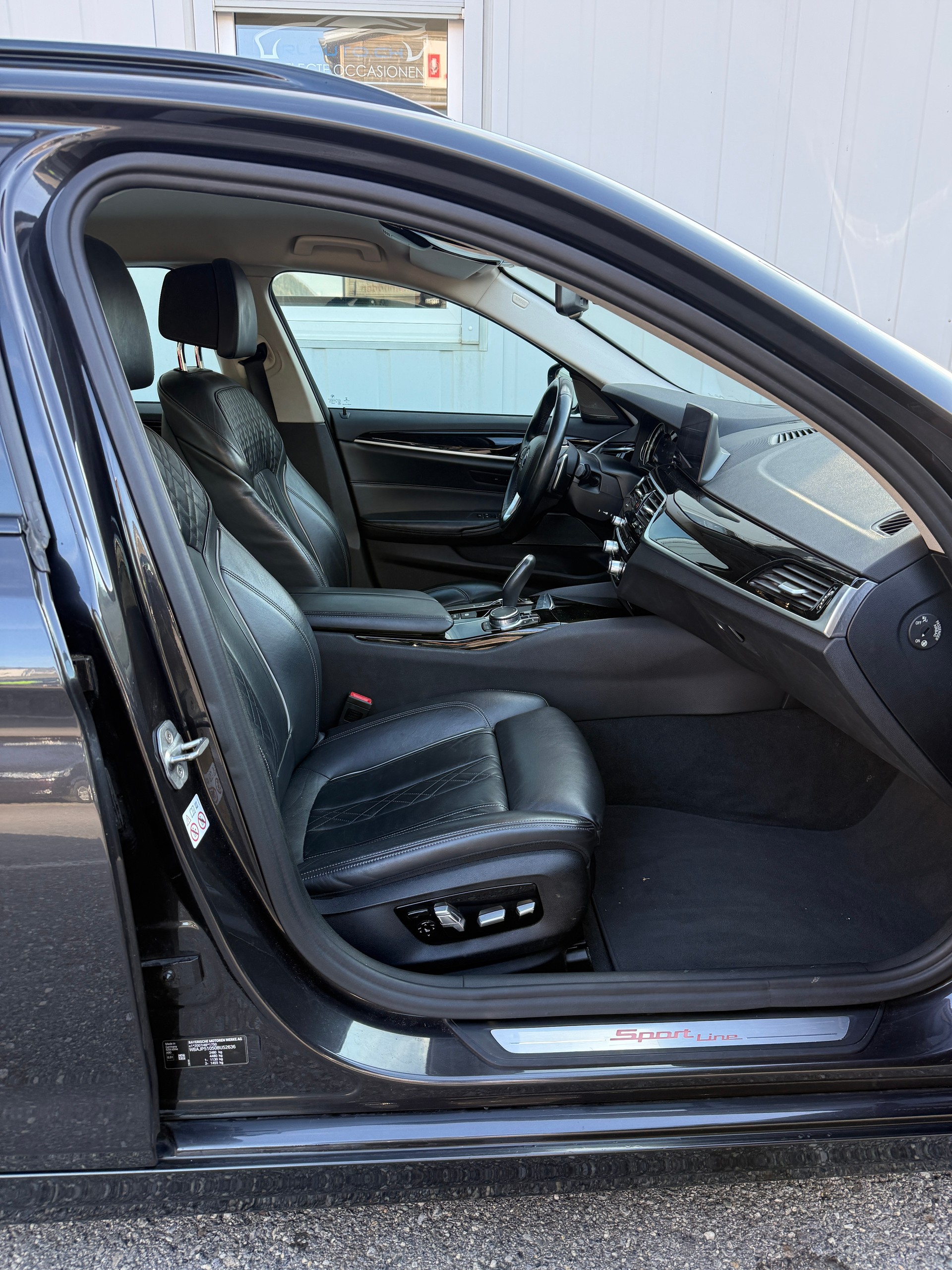 BMW 520d xDrive Touring Sport Line Steptronic-image-14