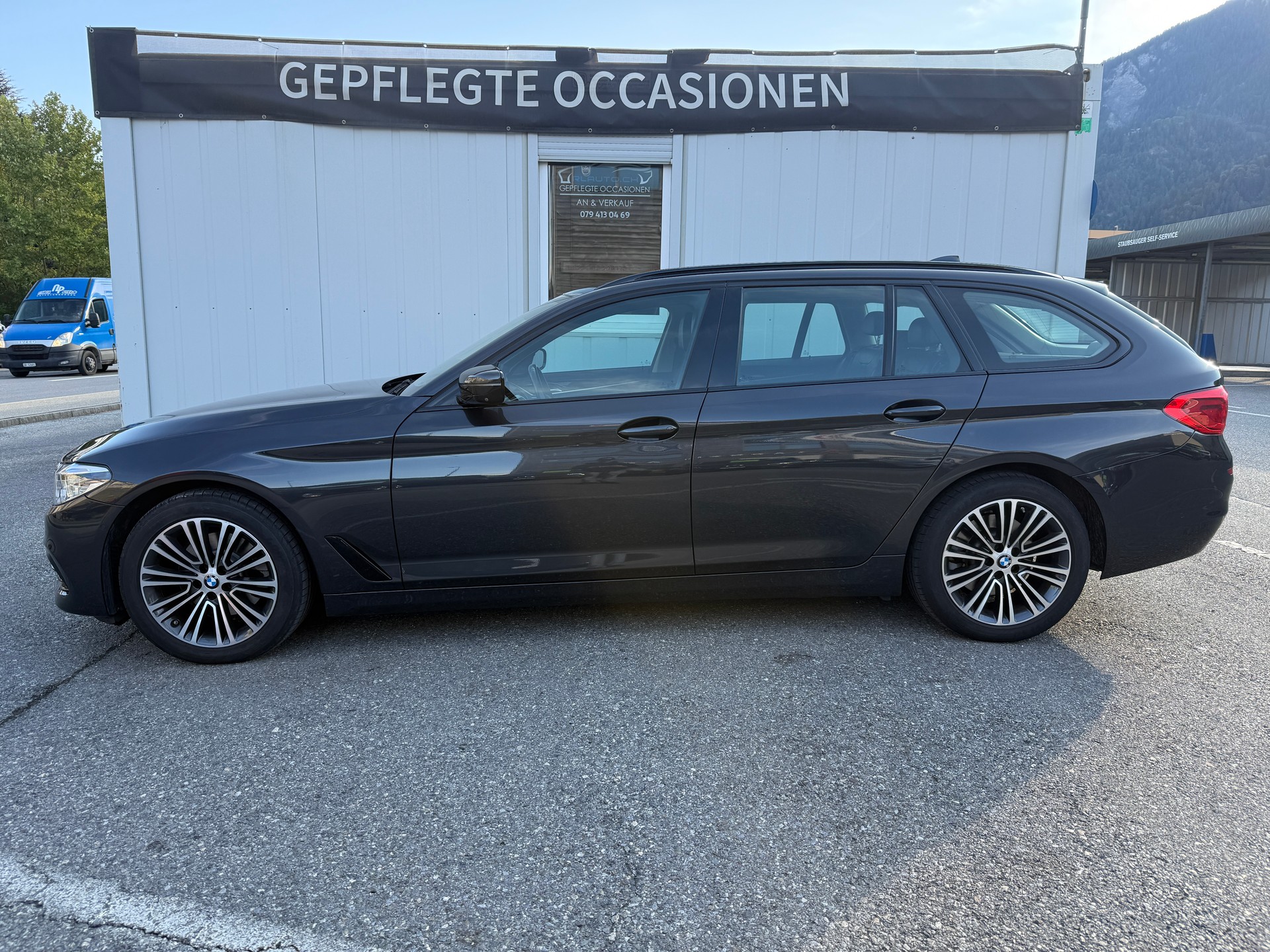 BMW 520d xDrive Touring Sport Line Steptronic-image-8