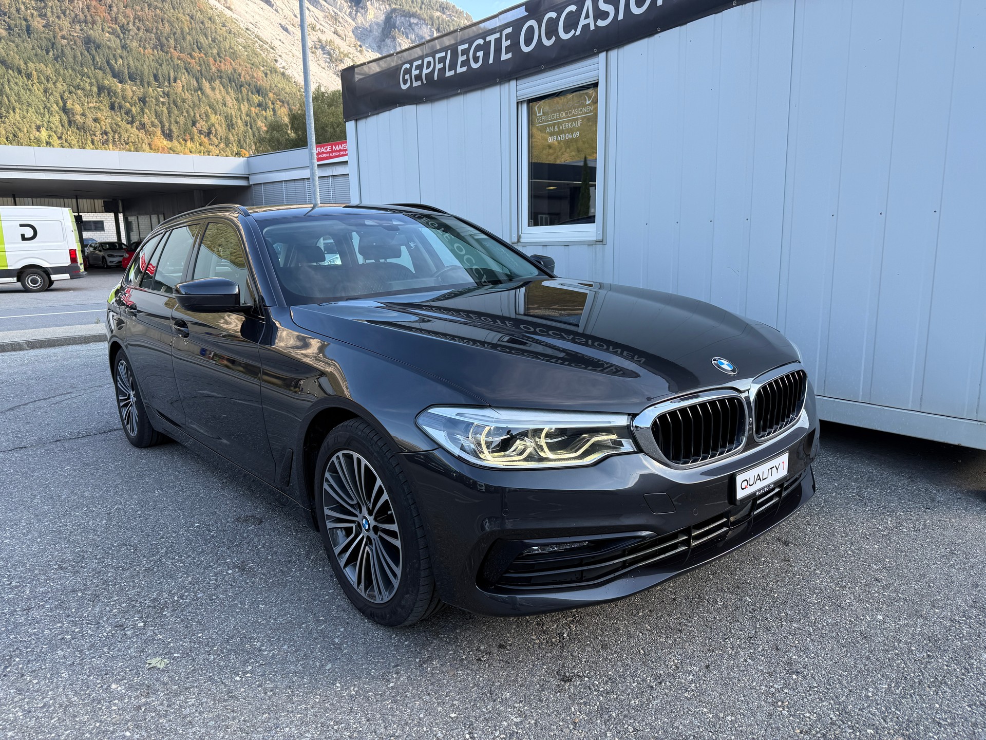 BMW 520d xDrive Touring Sport Line Steptronic-image-1