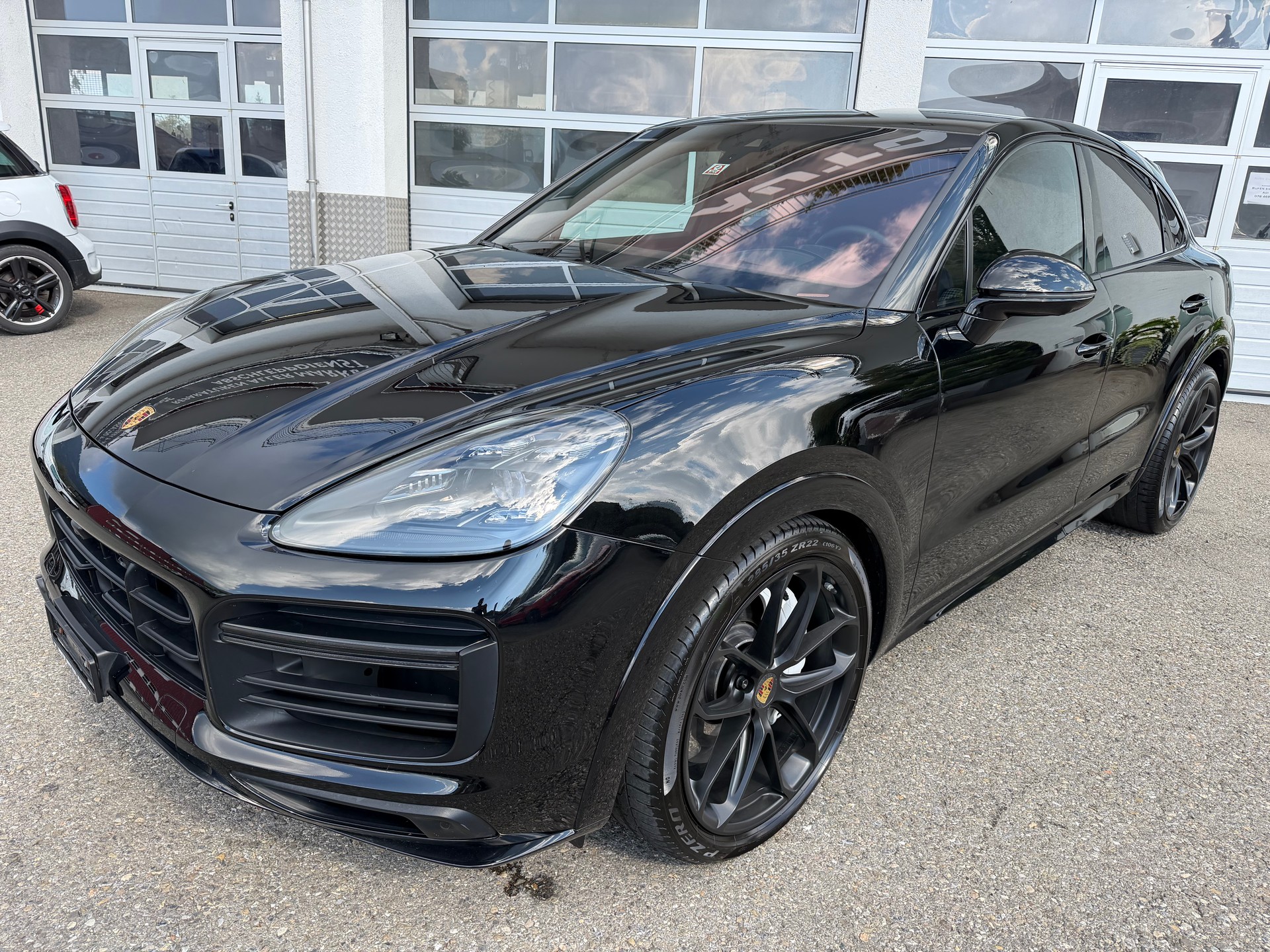 PORSCHE Cayenne Turbo Coupé-image-0