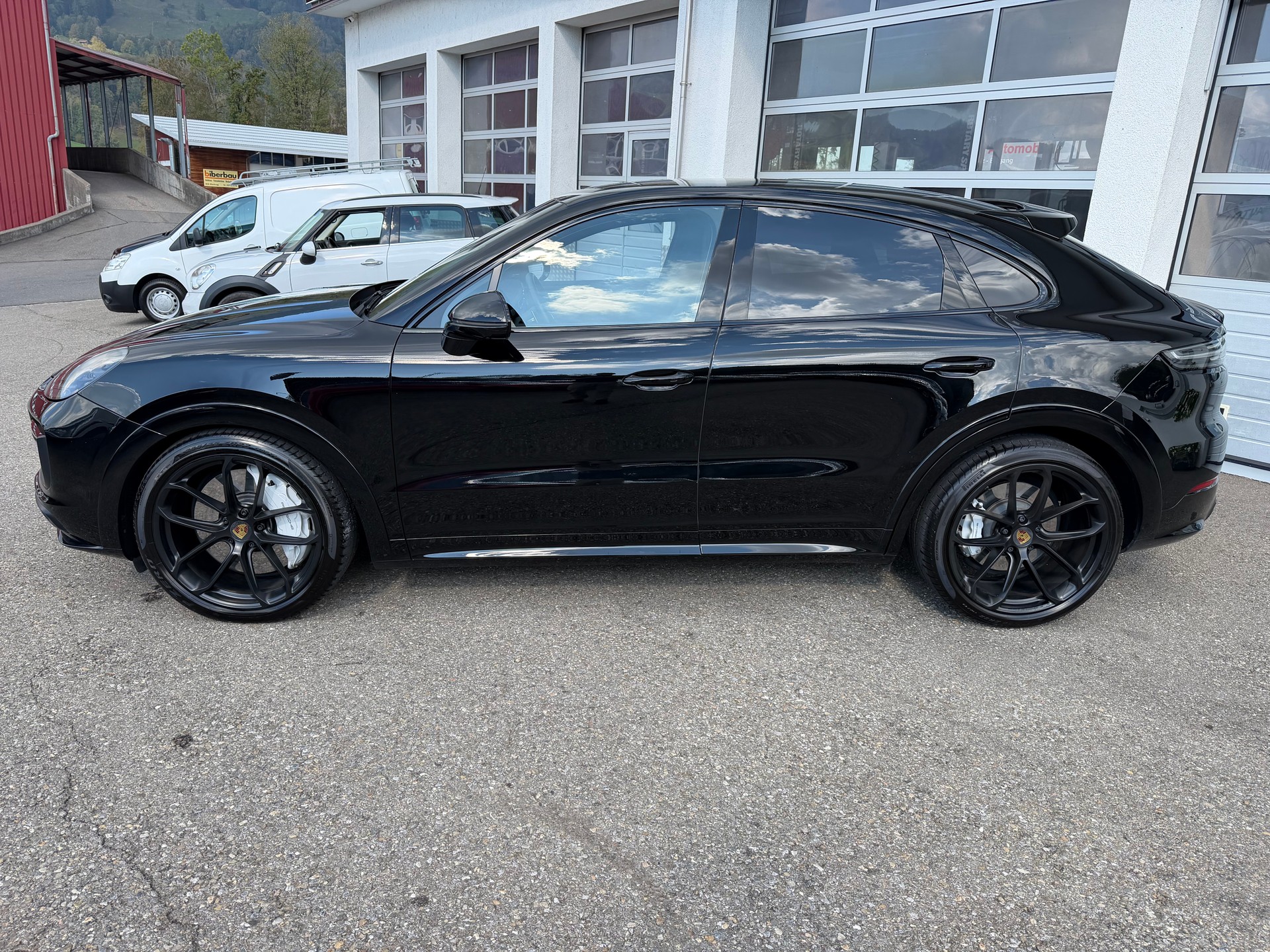 PORSCHE Cayenne Turbo Coupé-image-1