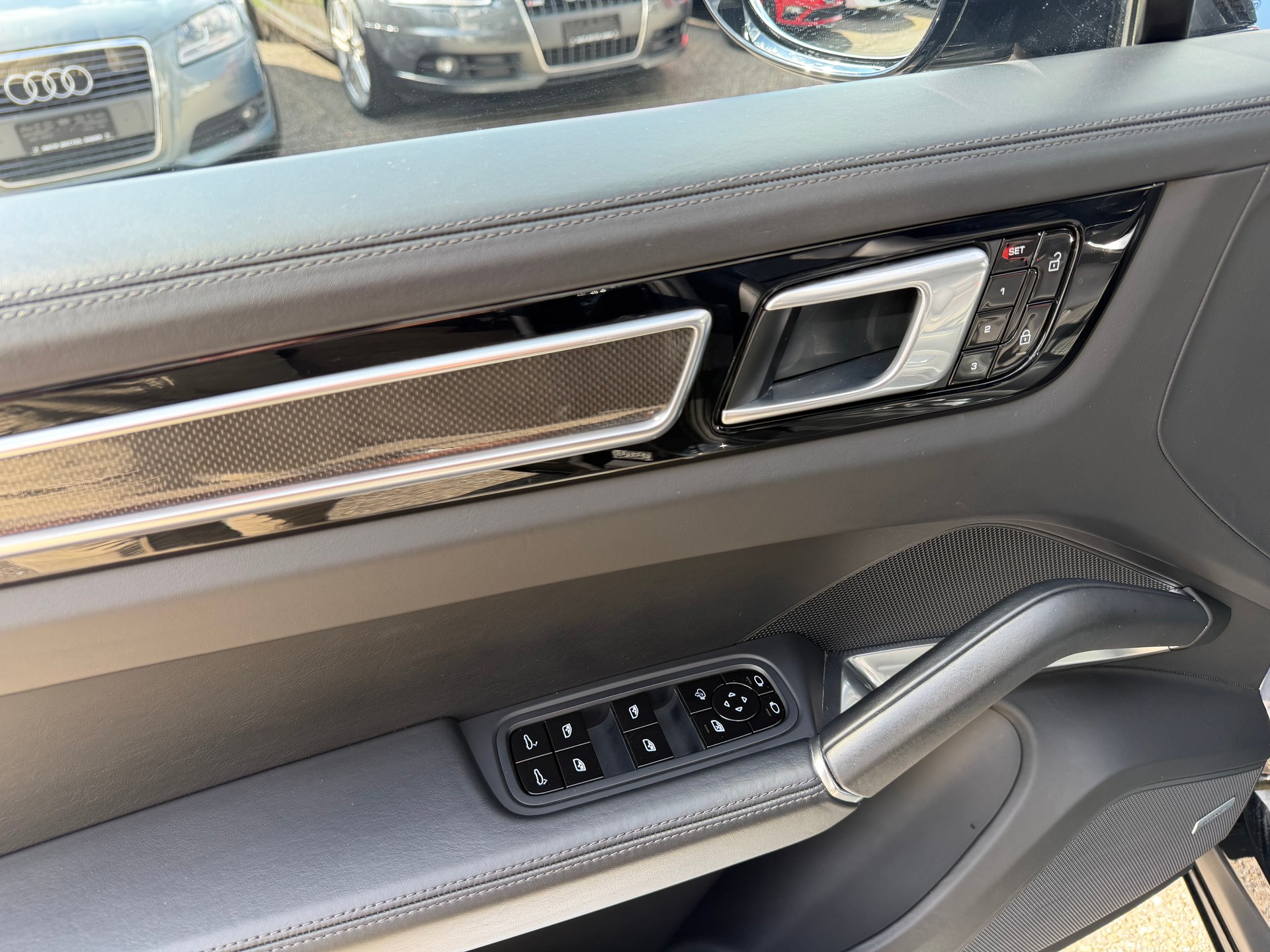 PORSCHE Cayenne Turbo Coupé-image-5