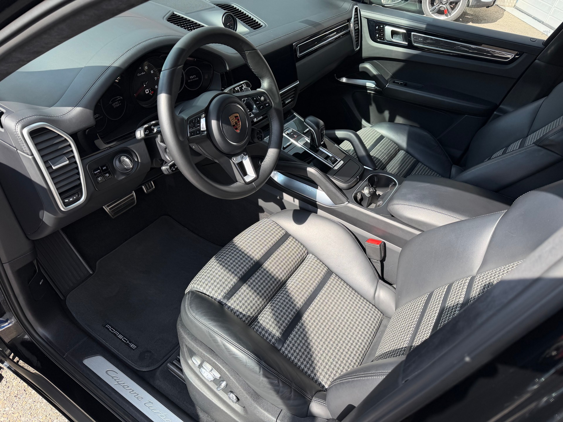 PORSCHE Cayenne Turbo Coupé-image-4