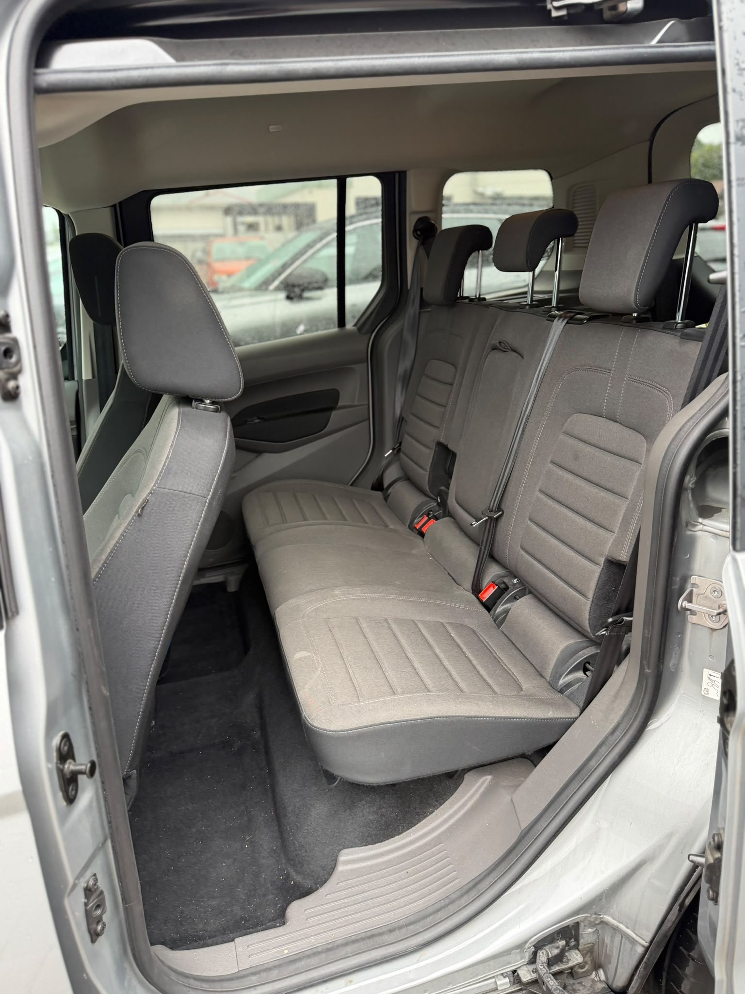FORD Grand Tourneo Connect 1.5 EcoBlue Titanium Automat-image-19
