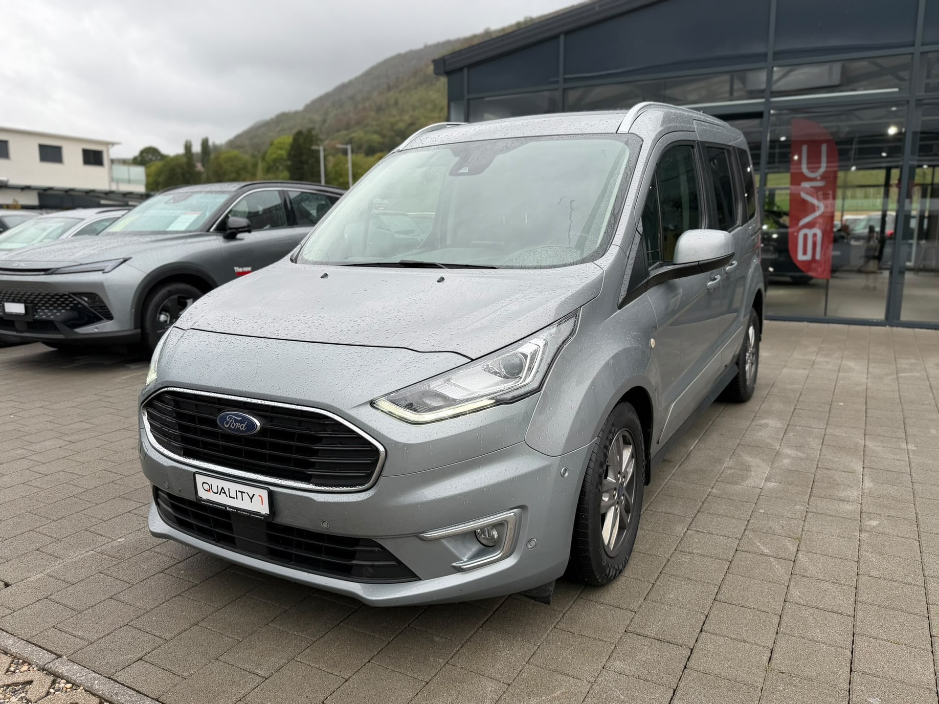 FORD Grand Tourneo Connect 1.5 EcoBlue Titanium Automat-image-5