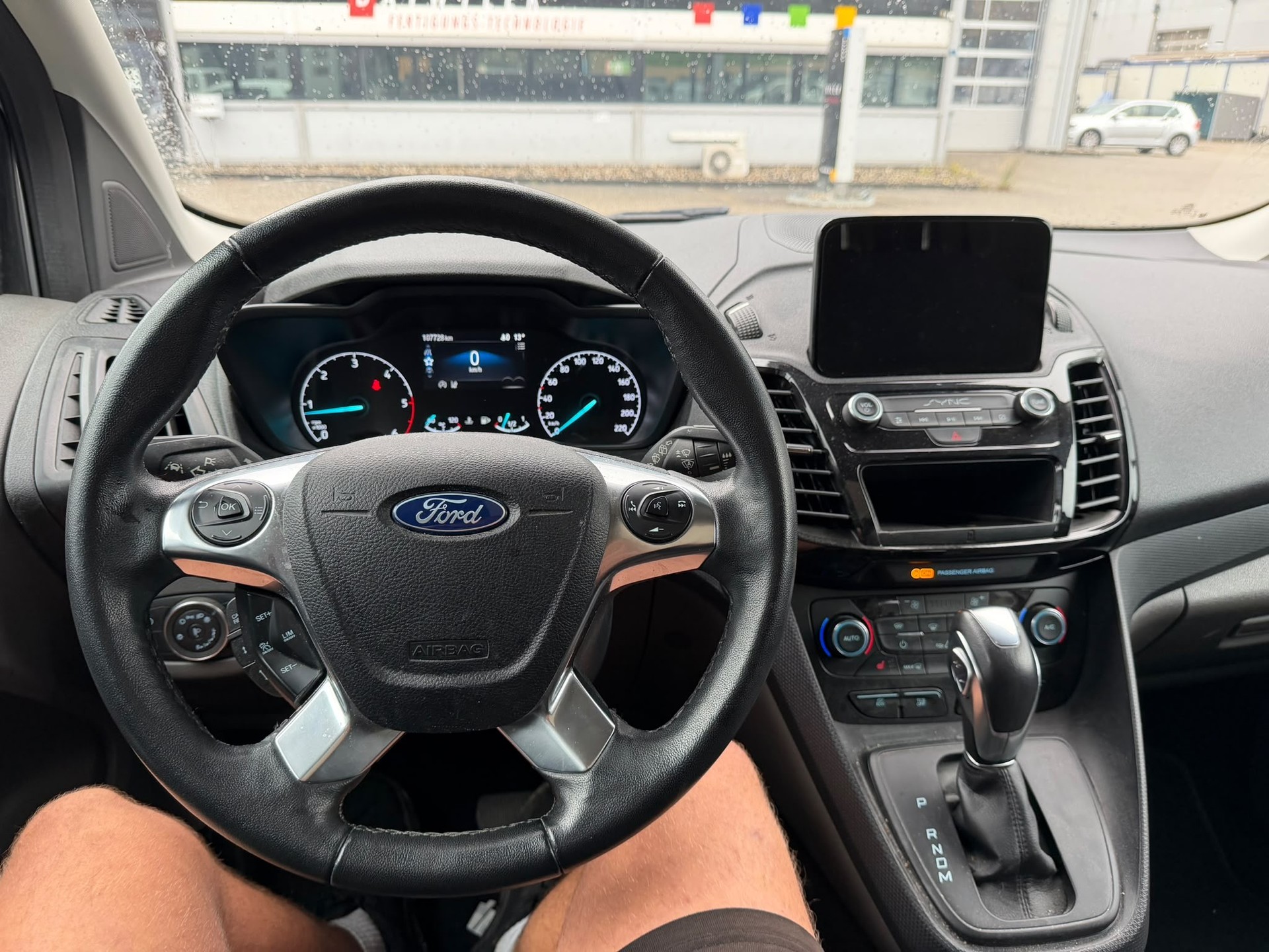 FORD Grand Tourneo Connect 1.5 EcoBlue Titanium Automat-image-21