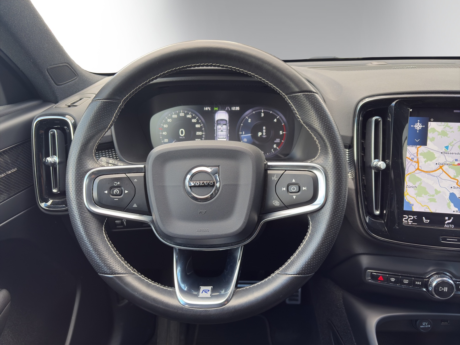 VOLVO XC40 D4 AWD R-Design Geartronic | Harman/Kardon | 8-fach | Servicegepflegt | Lenkradheizung |-image-13