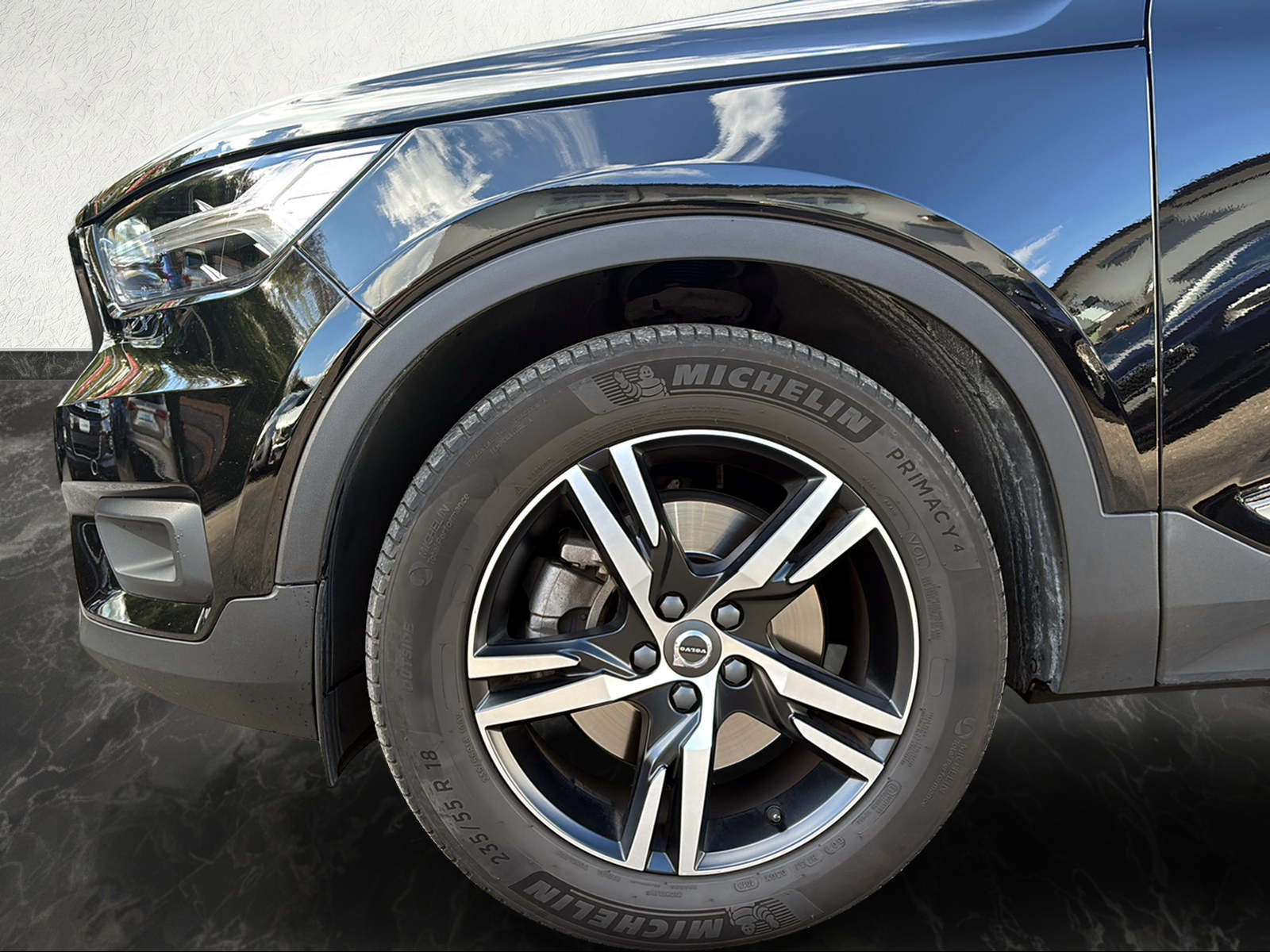 VOLVO XC40 D4 AWD R-Design Geartronic | Harman/Kardon | 8-fach | Servicegepflegt | Lenkradheizung |-image-8
