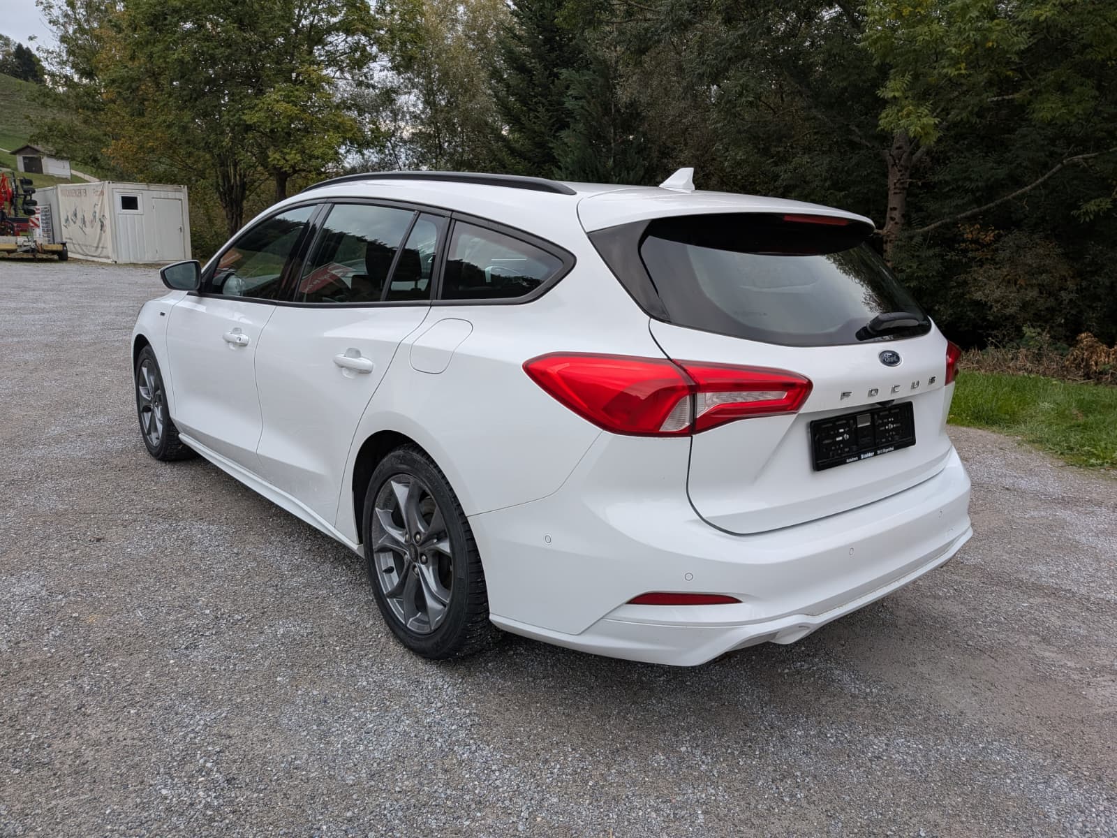 FORD Focus 1.0 SCTi Titanium-image-2