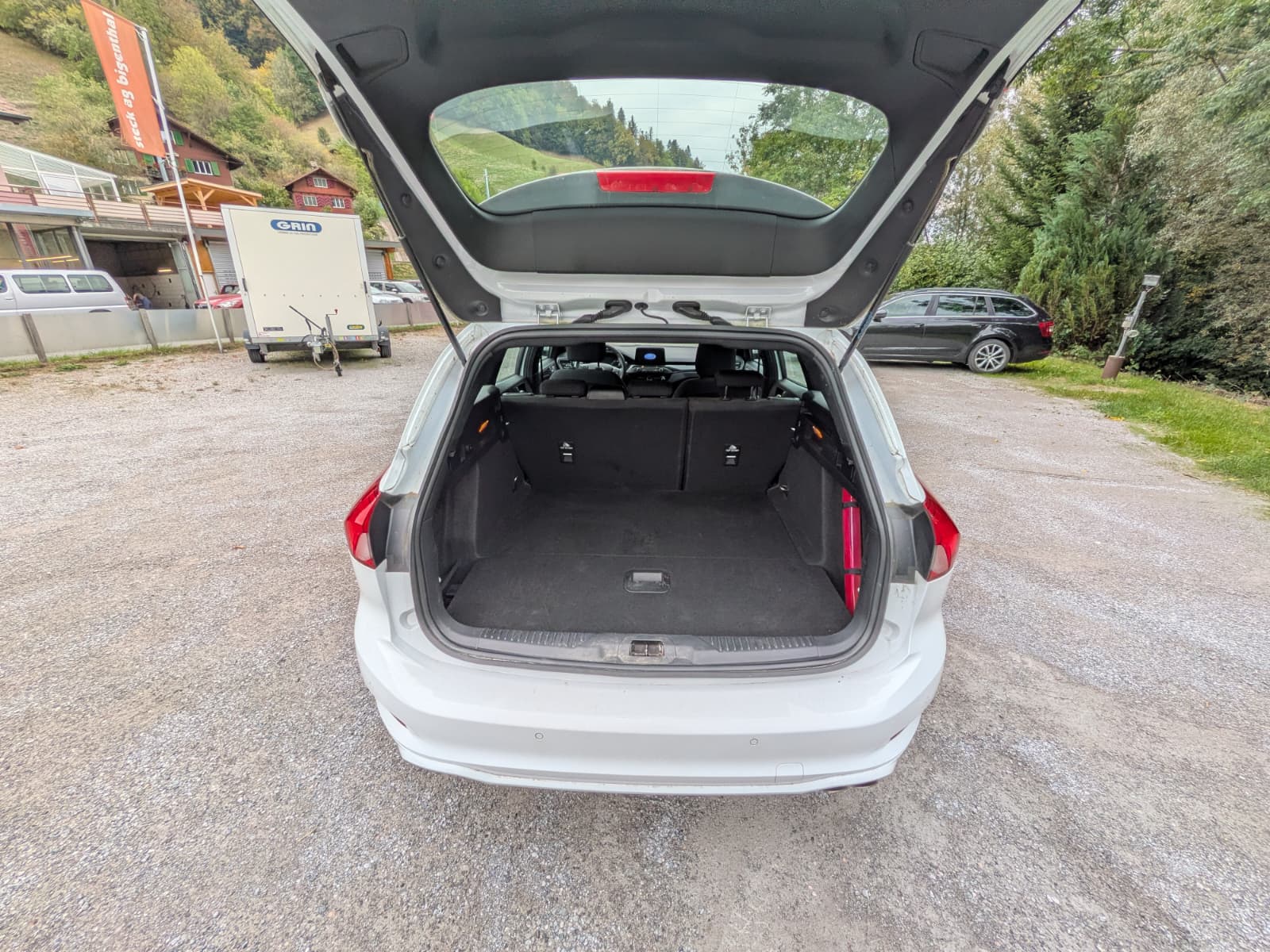 FORD Focus 1.0 SCTi Titanium-image-8