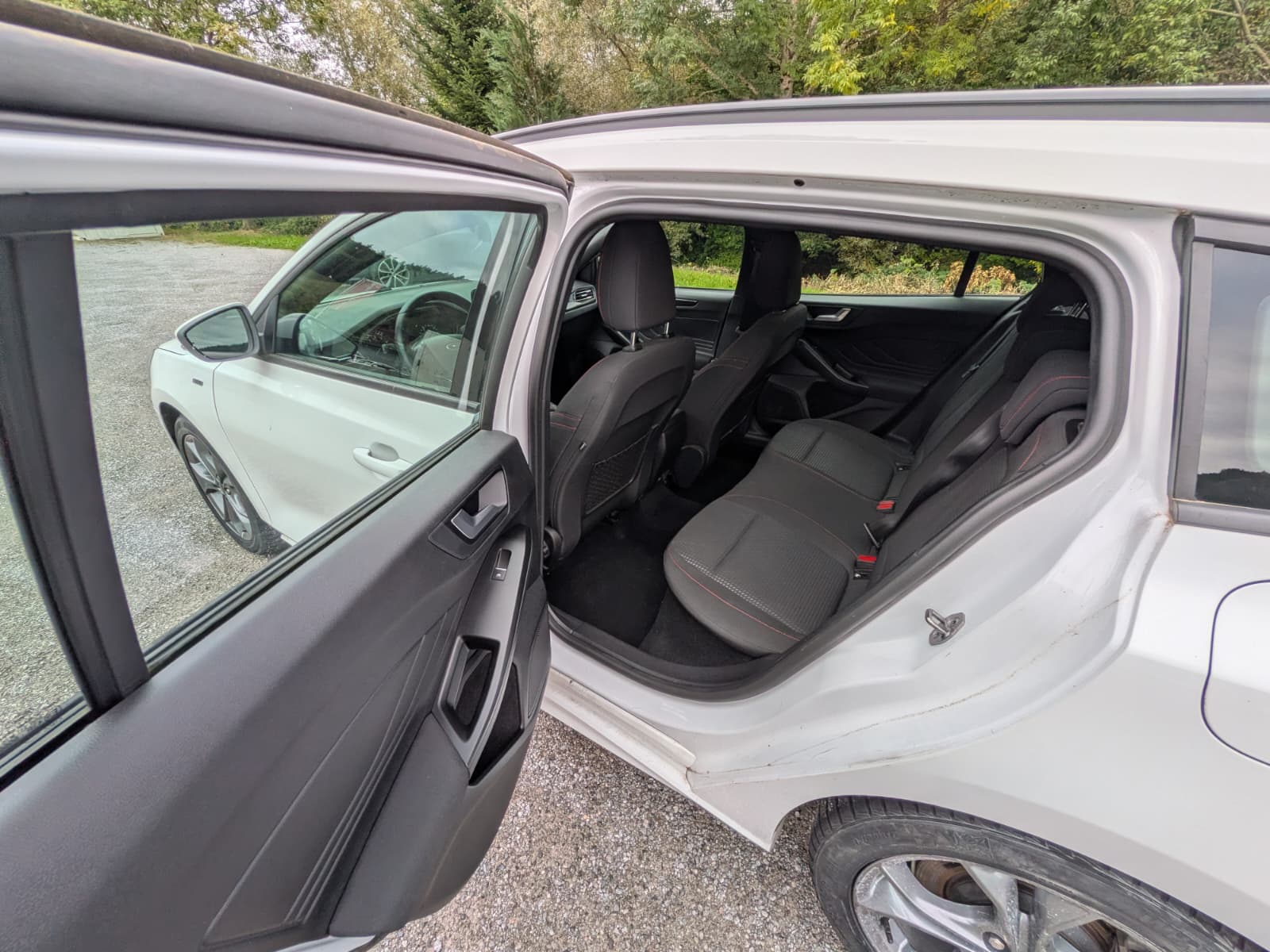 FORD Focus 1.0 SCTi Titanium-image-5