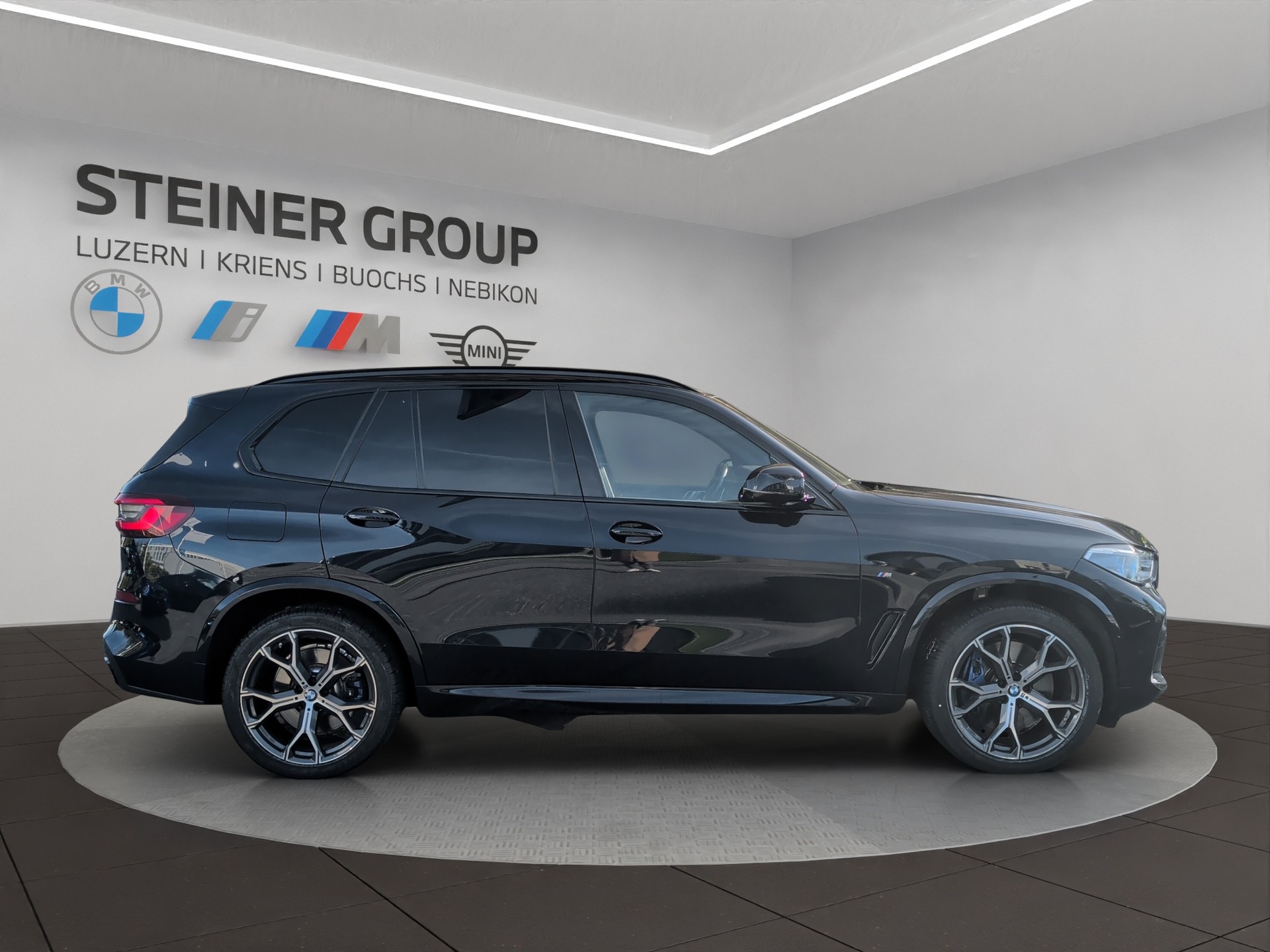BMW X5 xDrive 48V 40d M Sport Steptronic-showroom-element-3